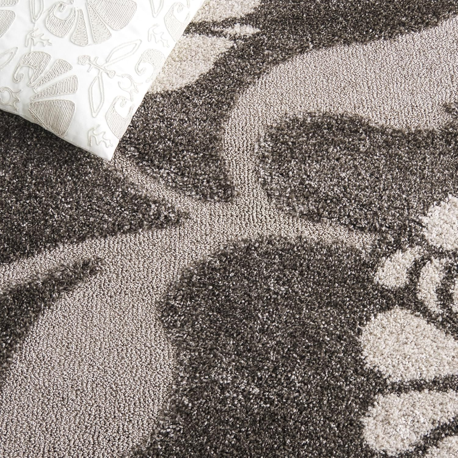 Florida Shag Collection Accent Rug – 2’3″ X 4′, Smoke & Beige, Floral Design, No
