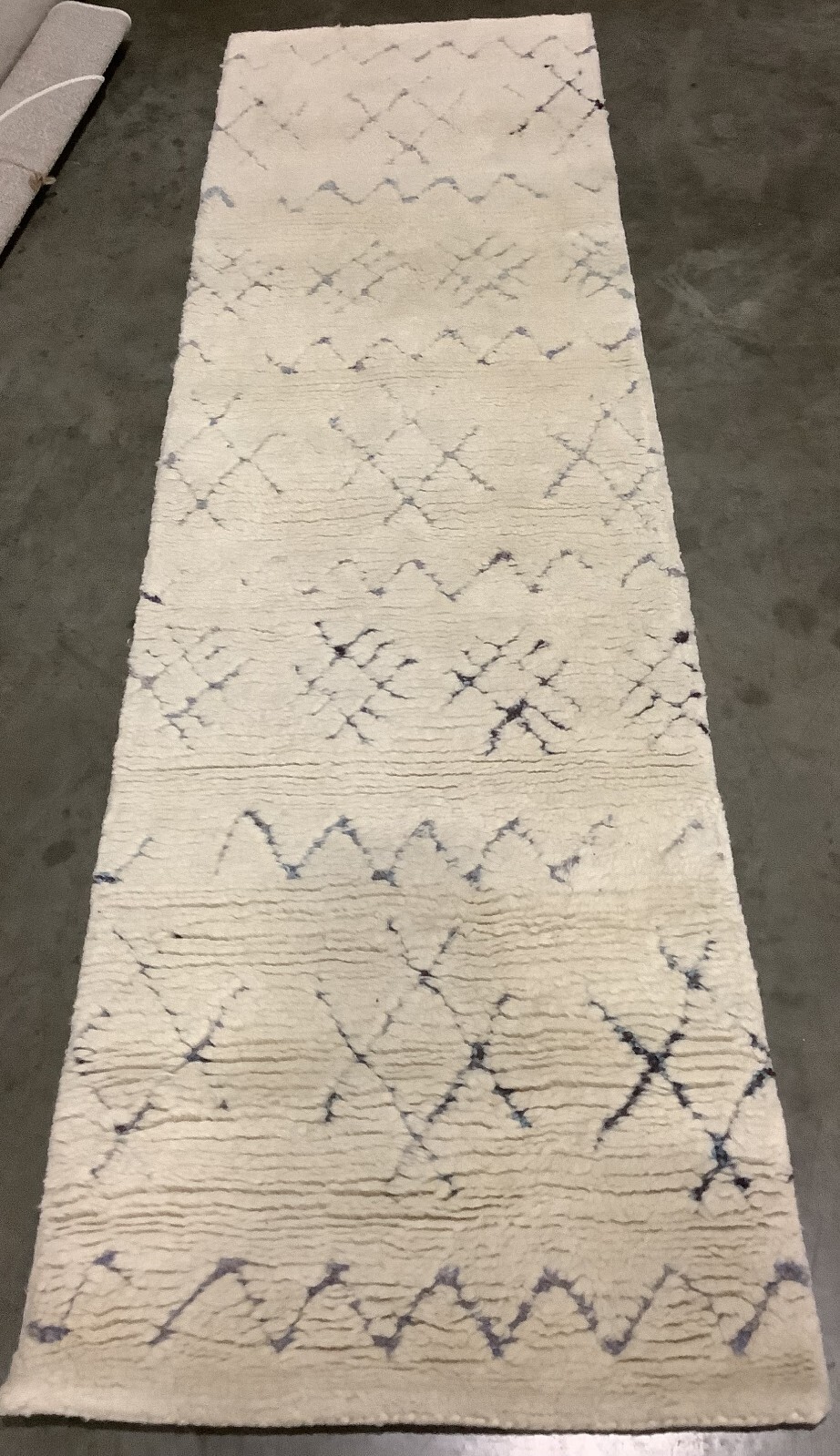 IVORY / MULTI 2′-3″ x 8′-0″ Back Stain Rug, Reduced Price 1172671203 CSB213A-28