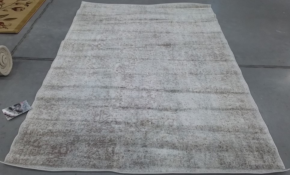 IVORY / TAUPE 5′-3″ x 7′-6″ Back Stain Rug, Reduced Price 1172806641 EVK256E-5