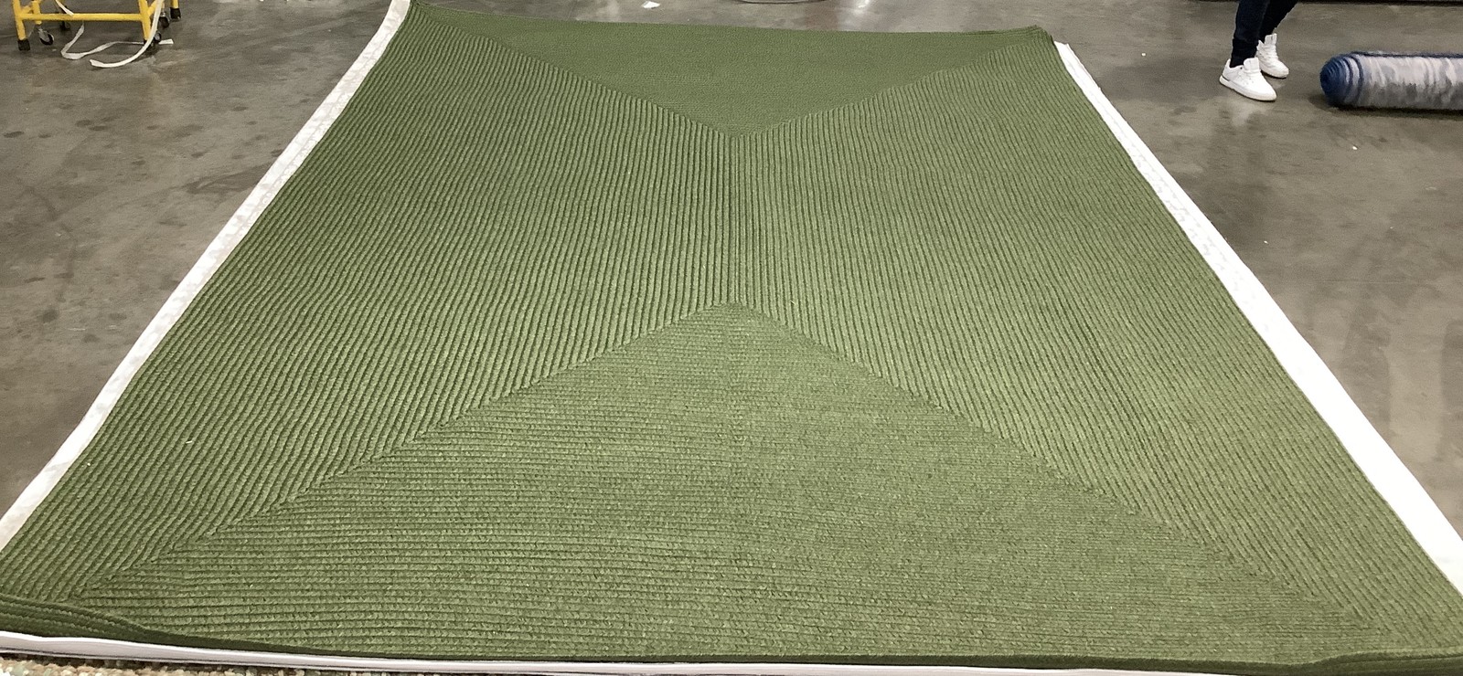 GREEN 9′-0″ x 12′-0″ Broken Thread Rug, Reduced Price 1172685676 BRD315A-9