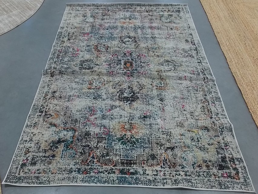 GREY / GOLD 5′-3″ x 7′-6″ Back Stain Rug, Reduced Price 1172806961 MAD473F-5