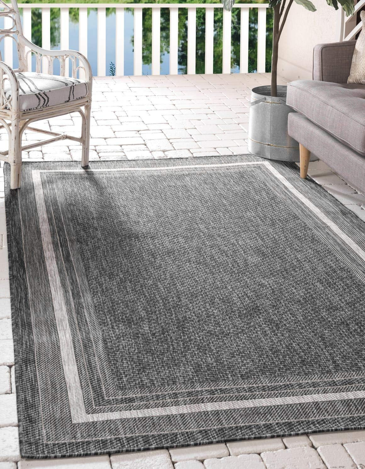 Outdoor Border Collection Area Rug – Soft Border (4′ 1″ X 6′ 1″ Rectangle, Black