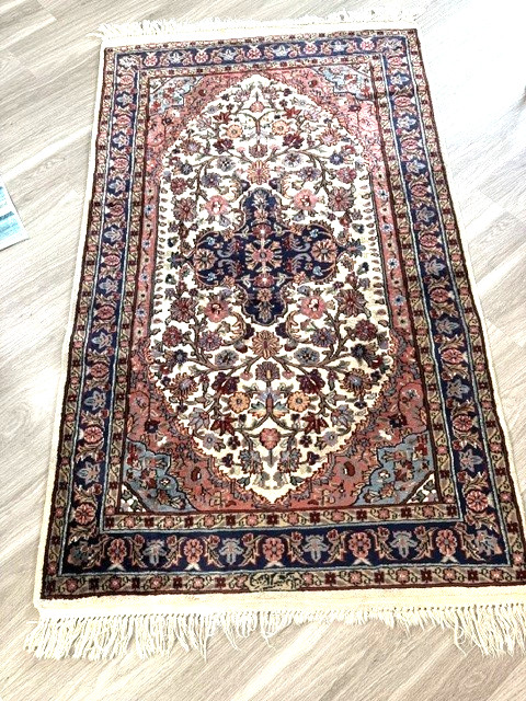 Vintage 3′ x 5′ Wool /Silk Handmade Hand knotted Turkish Rug Elaborate 400+ KSPI