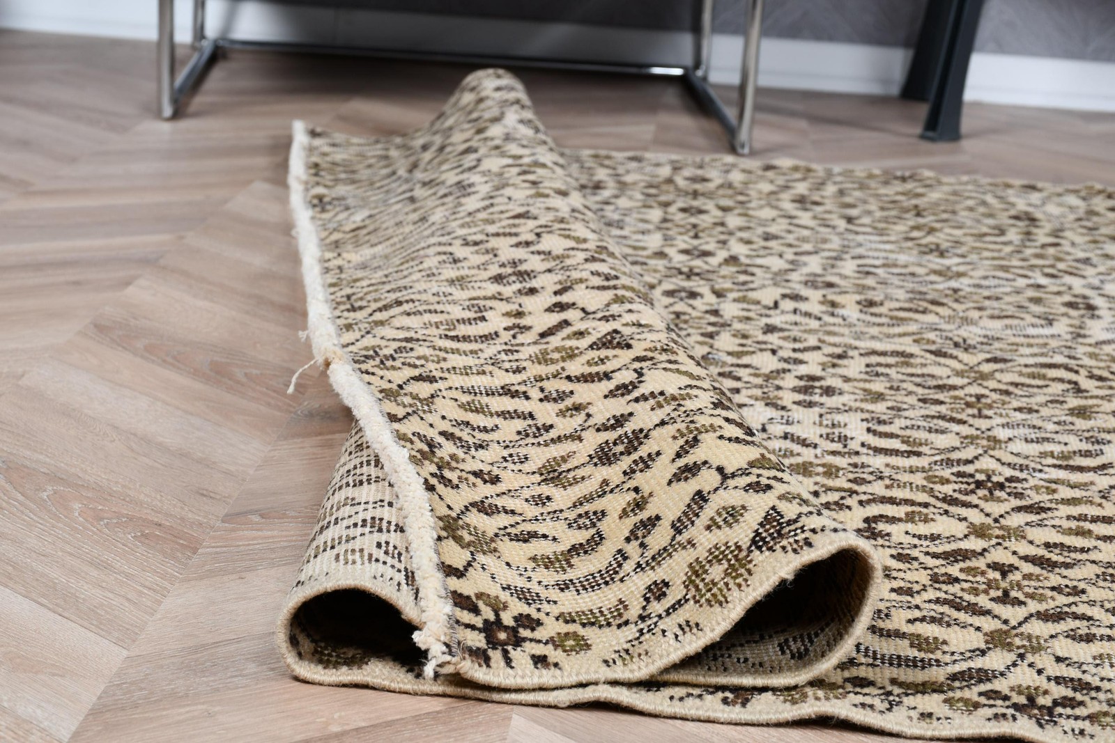 Vintage Large Rug 5,7×8,6 ft, Brown Handmade Turkish Wool Rug