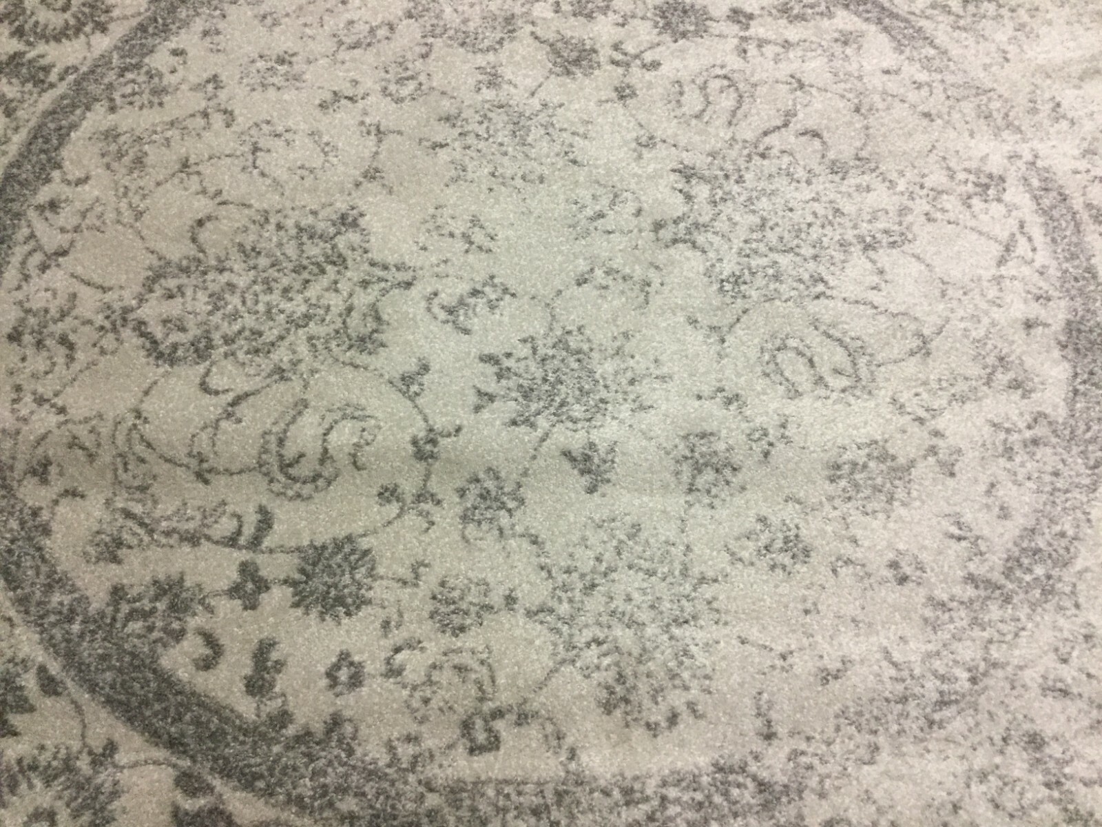 IVORY / SILVER 8′ X 8′ Round Back Stain Rug, Reduced Price 1172639334 ADR109C-8R