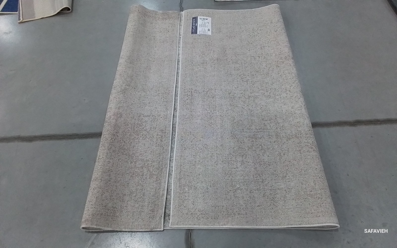 IVORY / TAUPE 5′-3″ x 7′-6″ Back Stain Rug, Reduced Price 1172801624 EVK256E-5