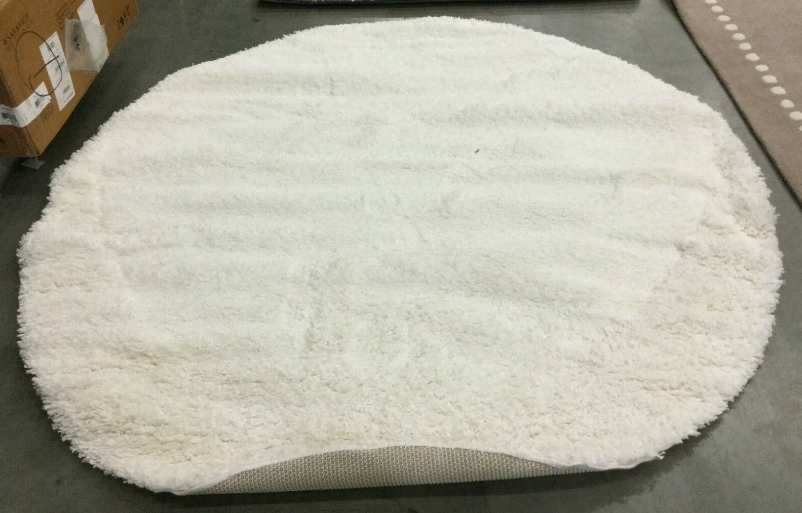 WHITE 6′-7″ X 6′-7″ Round Stained Rug, Reduced Price 1172632475 SG151-1010-7R