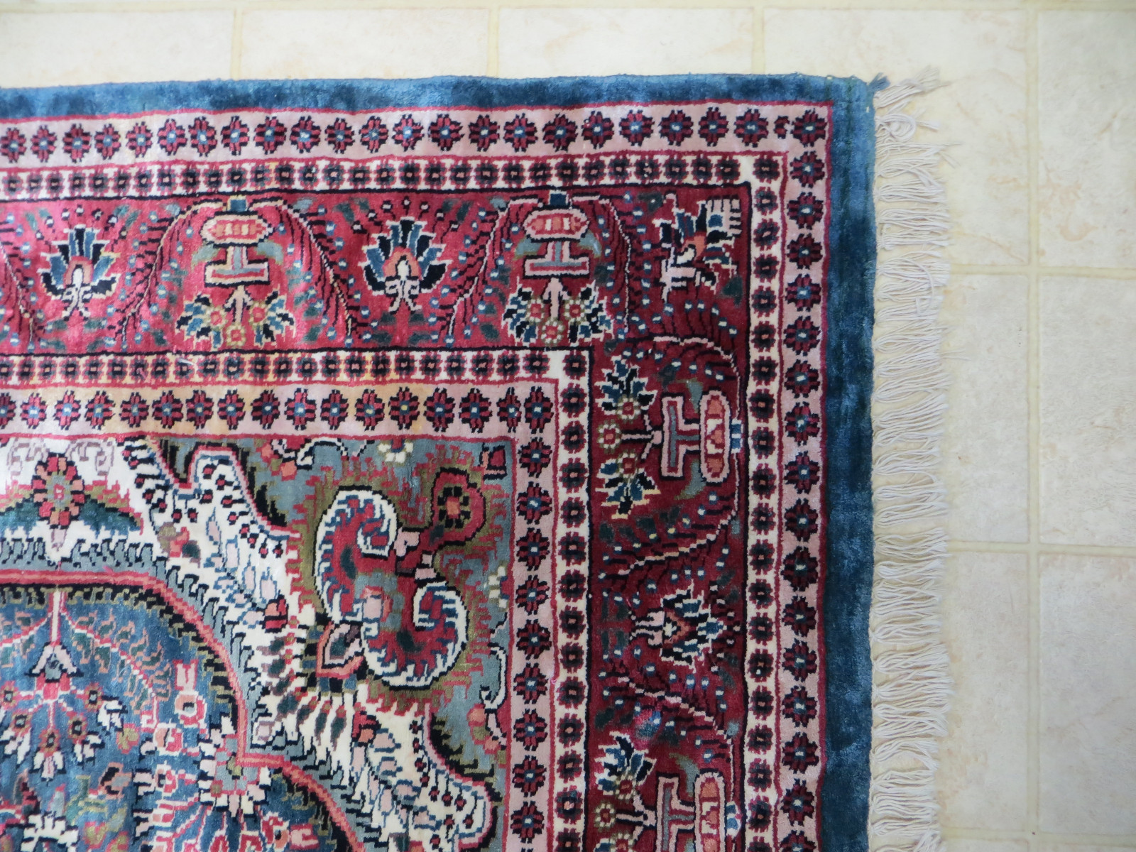 Nice one!Genuine handmade rug soft silky wool/cotton nicely woven (6″ x 4″)