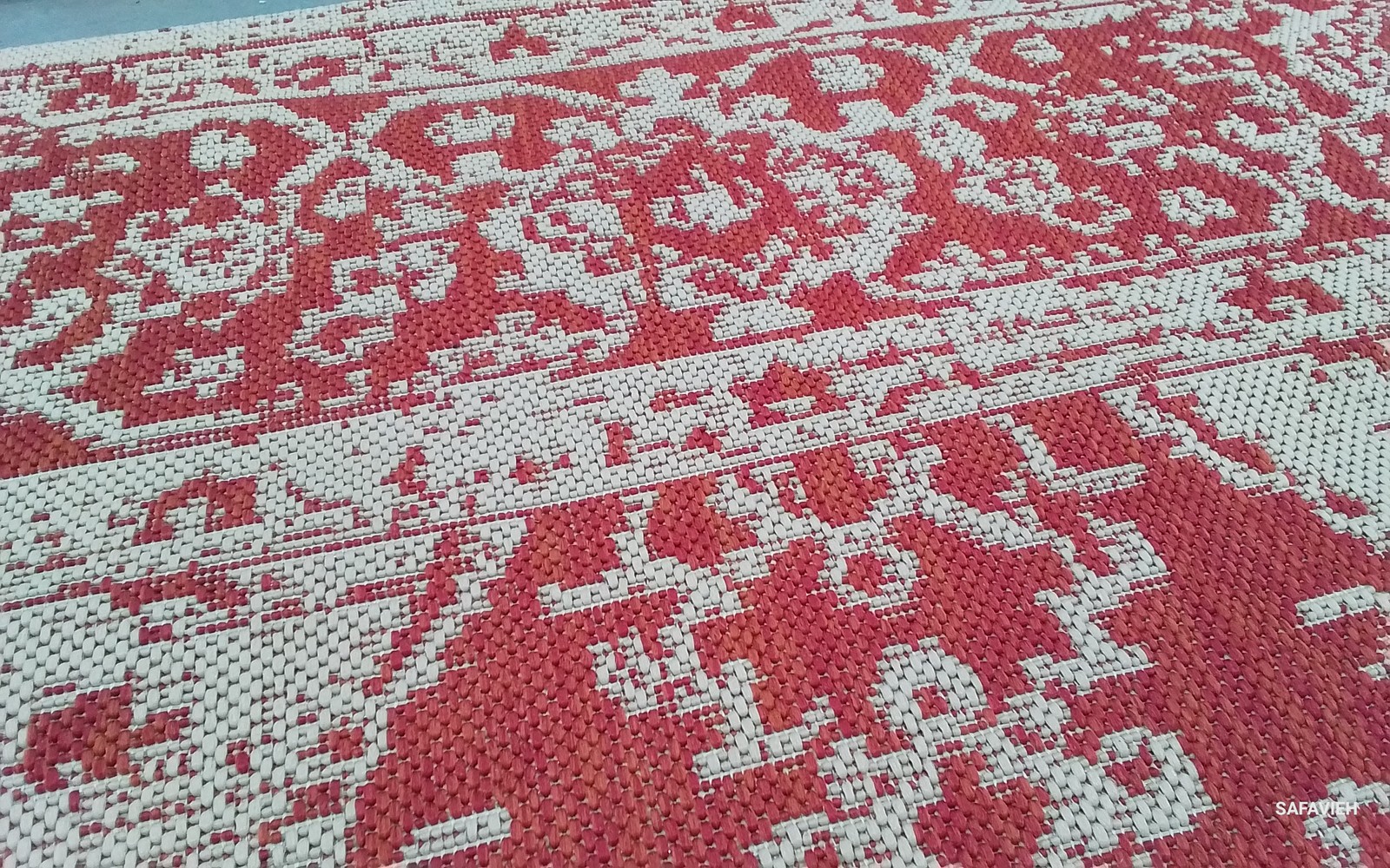 RED / CREME 6′-7″ x 9′-2″ Back Stain Rug, Reduced Price 1172799607 BHS137Q-6