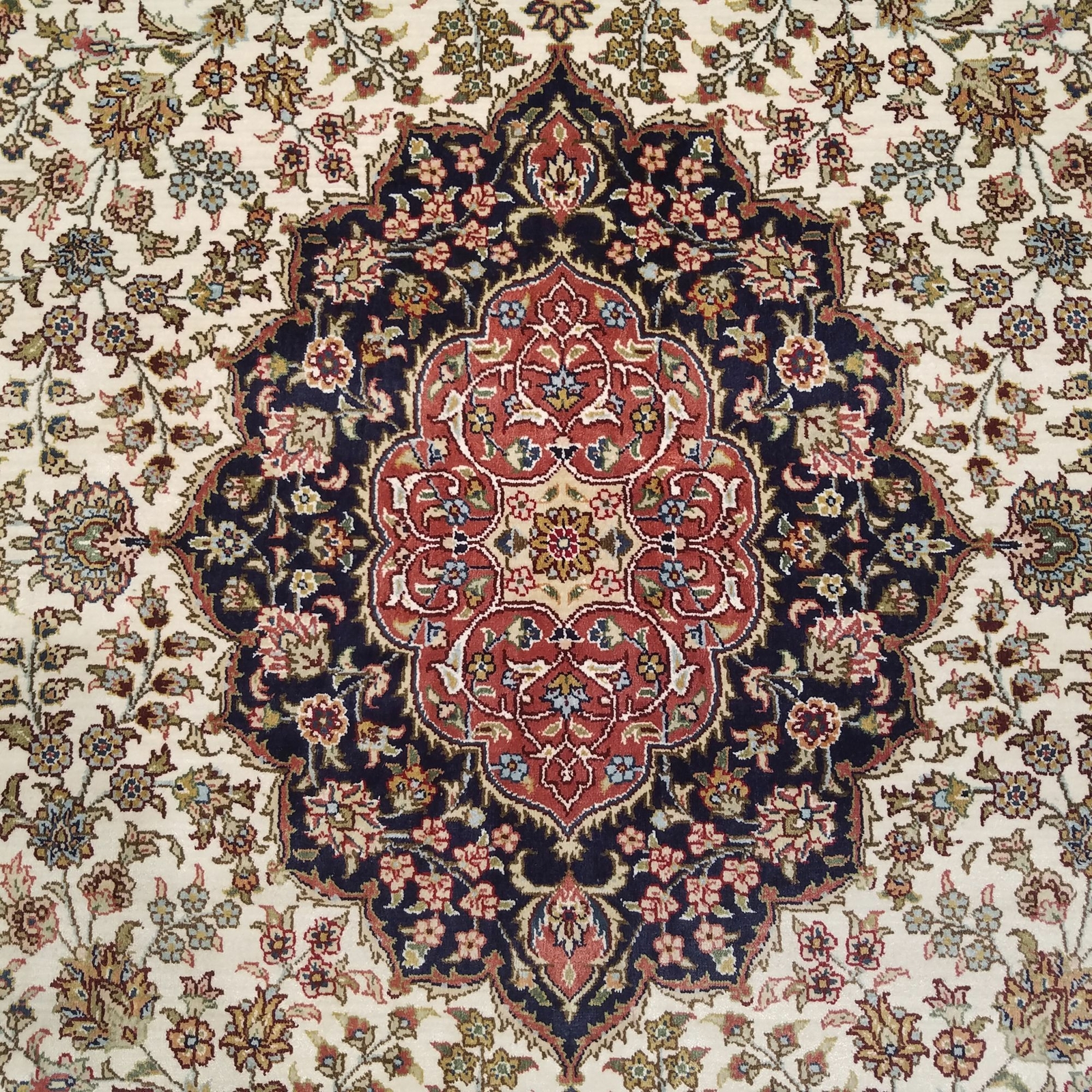 3’0″ x 5’0″ Silk Chinese Hereke Rug