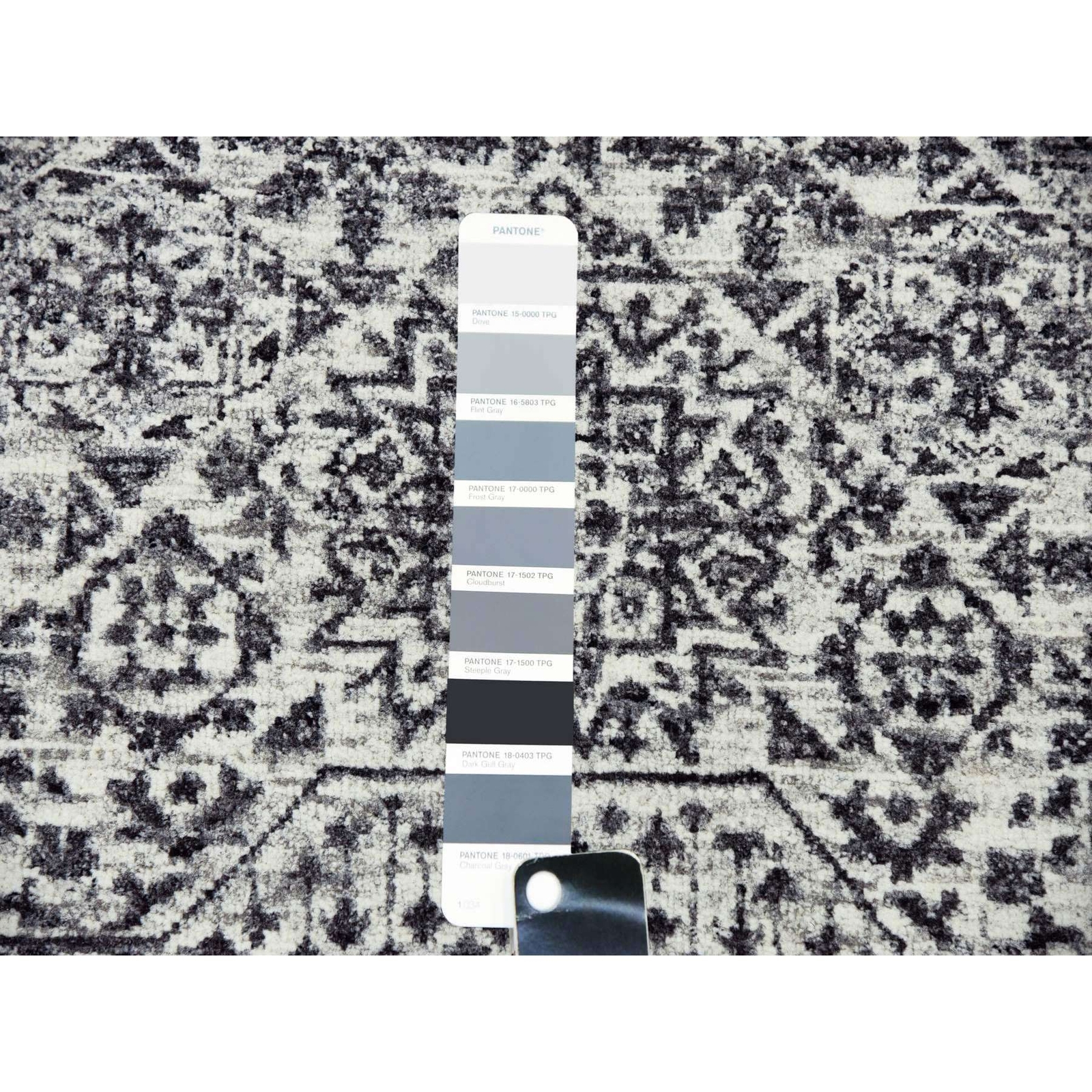 2’7″x12′ White Mamluk Dynasty Design Undyed Wool Hand Knotted Runner Rug R79687