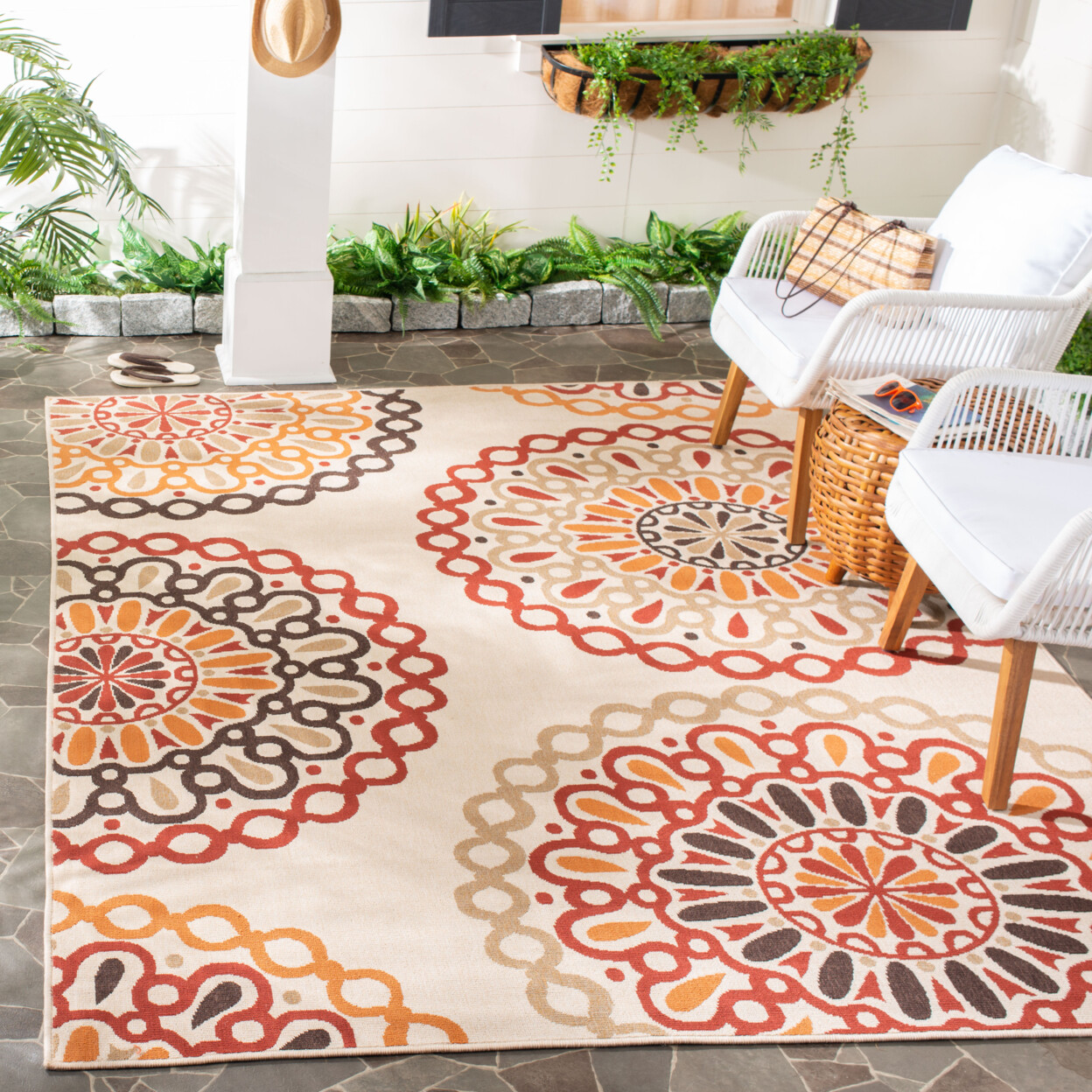 SAFAVIEH Outdoor VER092-0313 Veranda Collection Creme / Red Rug