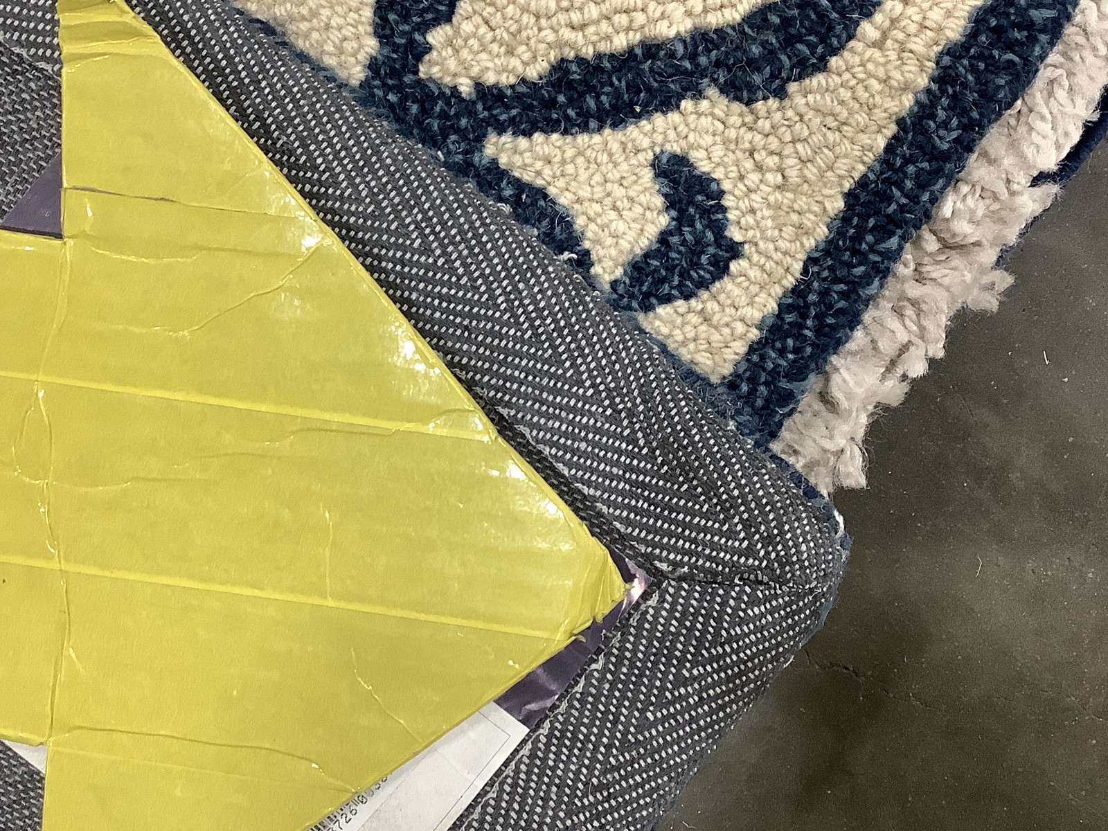 IVORY / DARK BLUE 5′-3″ x 8′-3″ Flaw in Rug, Reduced Price 1172685393 HK11I-5