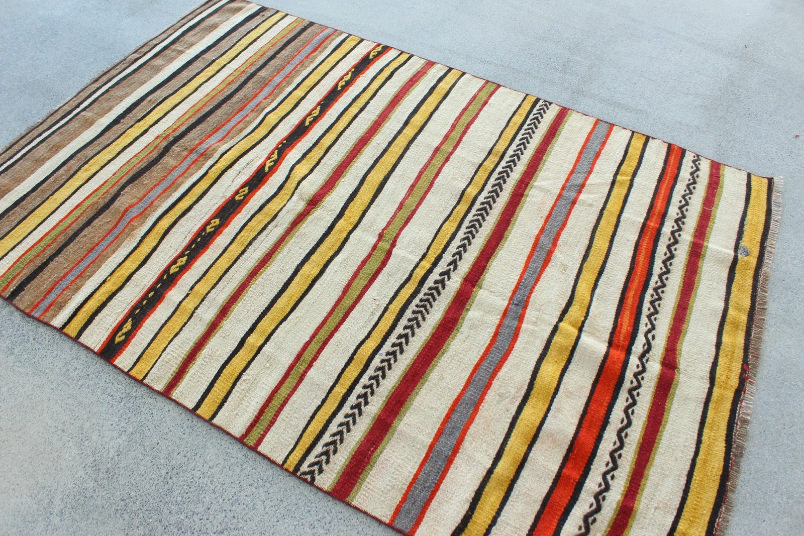 Vintage Turkish Rug, Area 4,4×6,8 ft (135×208 cm) Rug, Brown Ikat Wool Rug