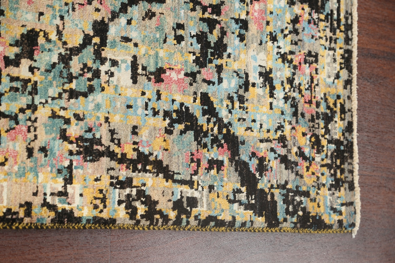 Abstract Hand-knotted Wool/ Silk Rug 4×6 ft Modern Design