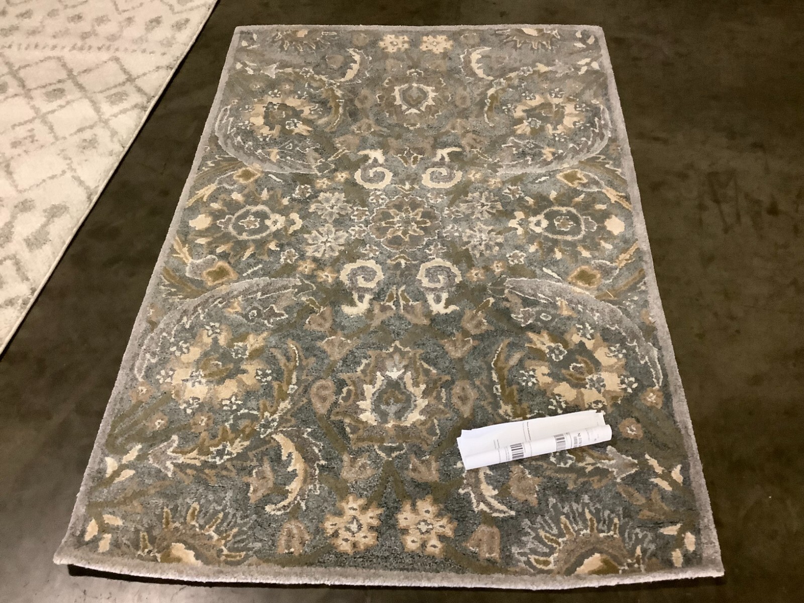 GREY / MULTI 4′ X 6′ Flaw in Rug, Reduced Price 1172663767 BEL923B-4