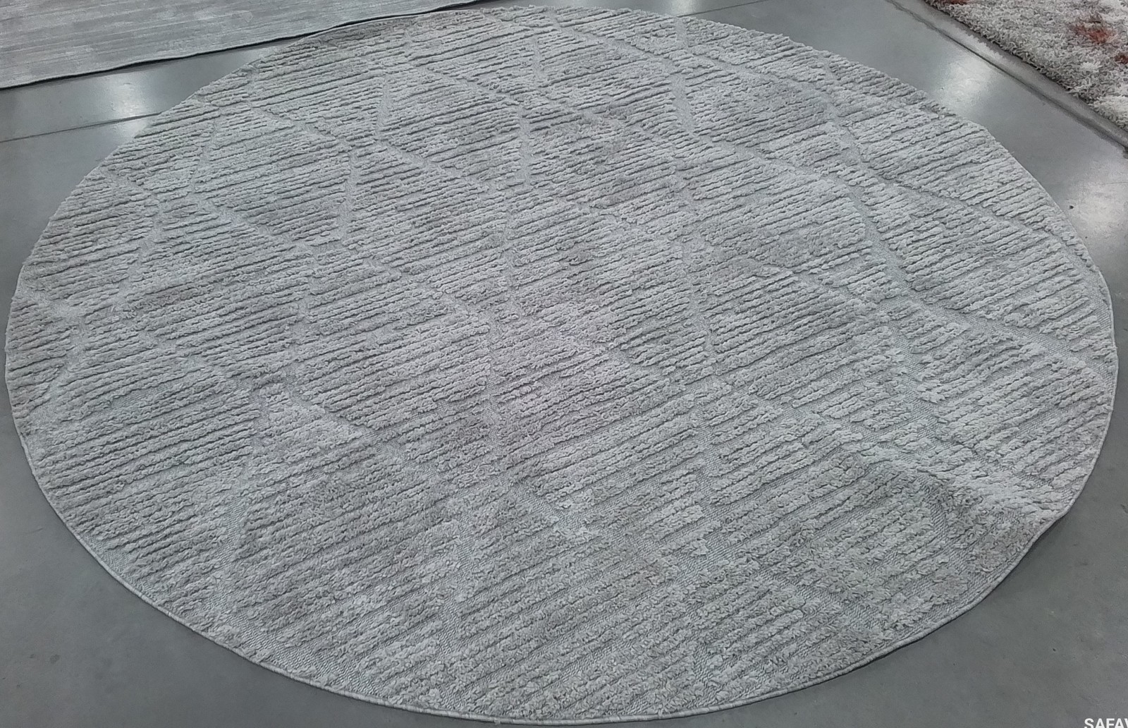 GREY 8′-0″ x 8′-0″ Back Stain Rug, Reduced Price 1172800539 MRK517F-8R