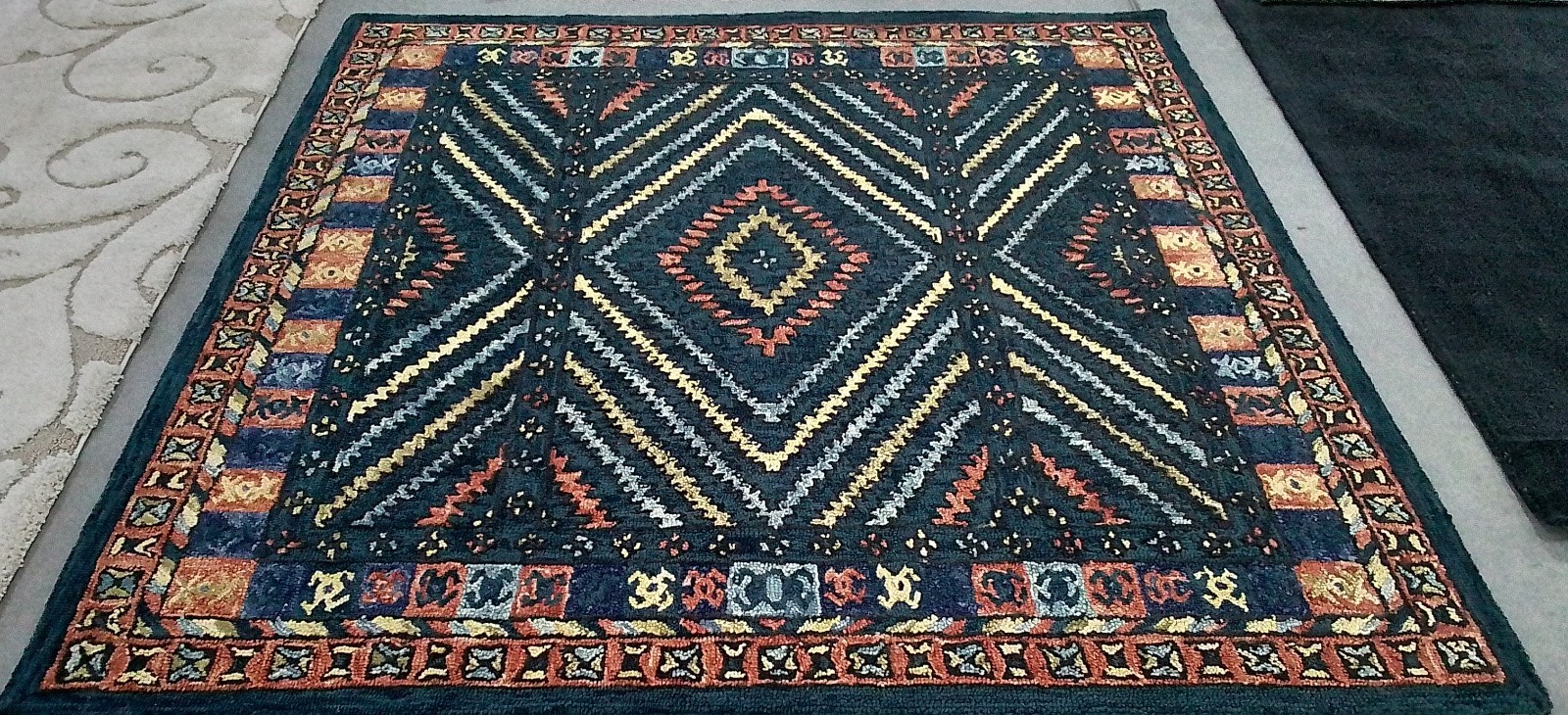 RUST / GREEN 7′-0″ x 7′-0″ Back Stain Rug, Reduced Price 1172785343 APN815P-7SQ