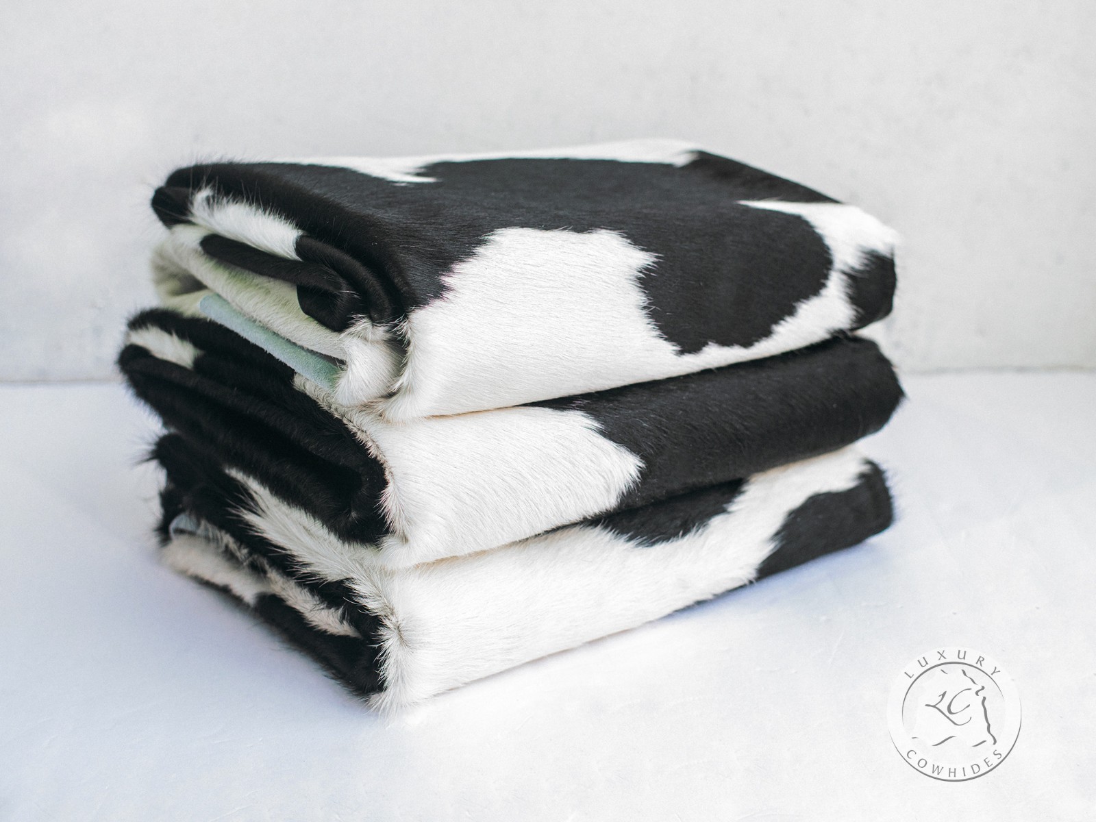 Real Cowhide Rug Salt and Pepper – Size 6 X 6-7′