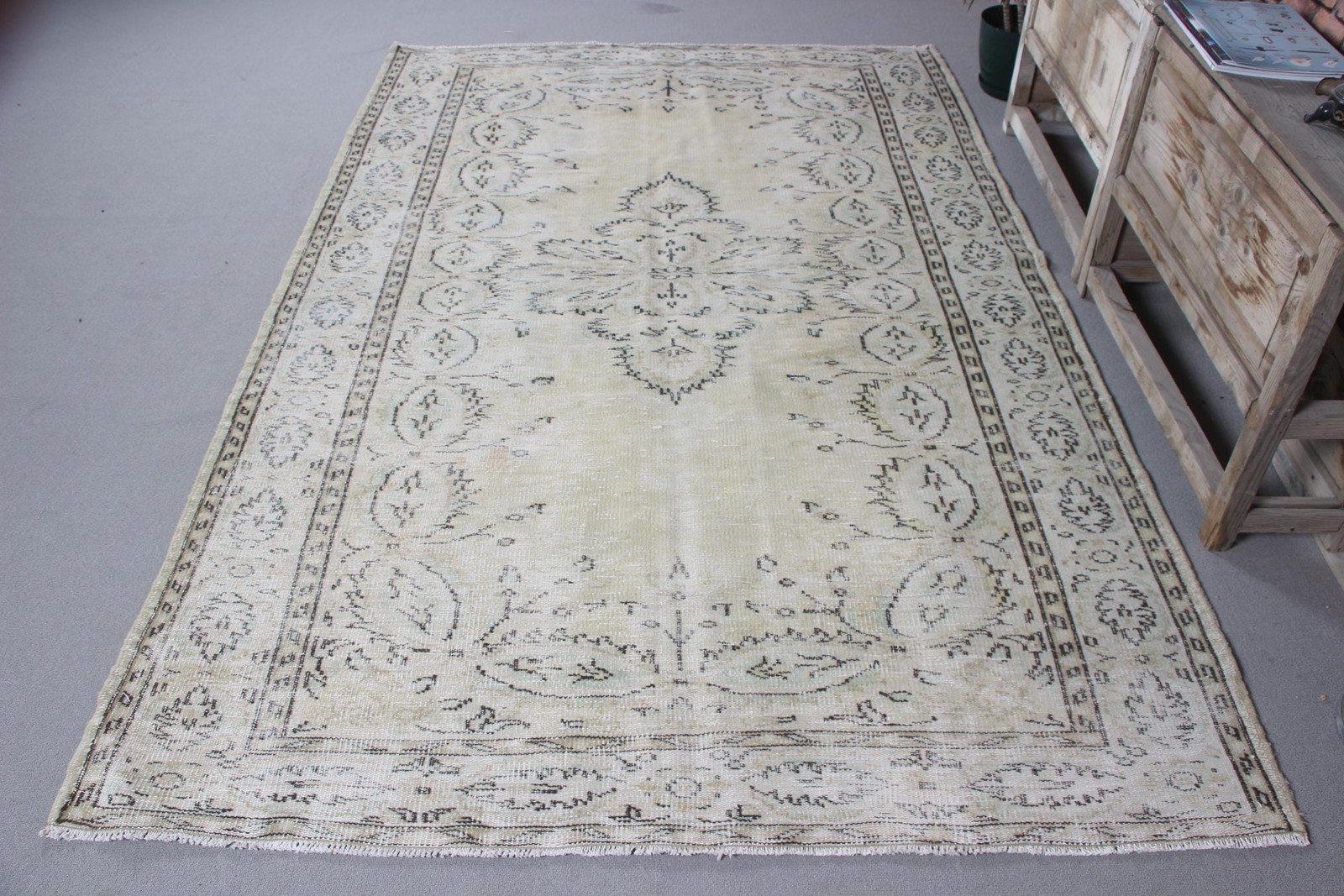 5,6×8,8 ft Large Vintage Rug, White Plants & trees Turkish Rug