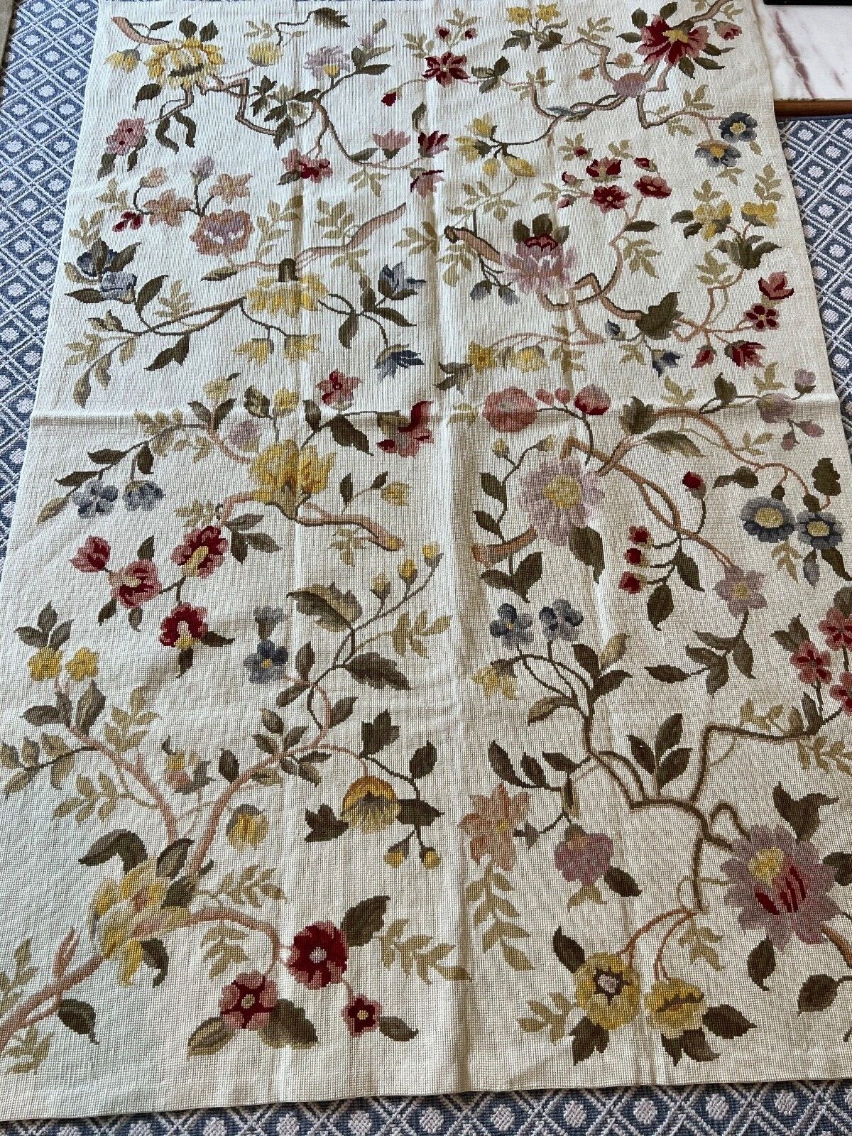 Chic Beautiful white floral french needlepoint 4×6 100% wool handmade area rug 