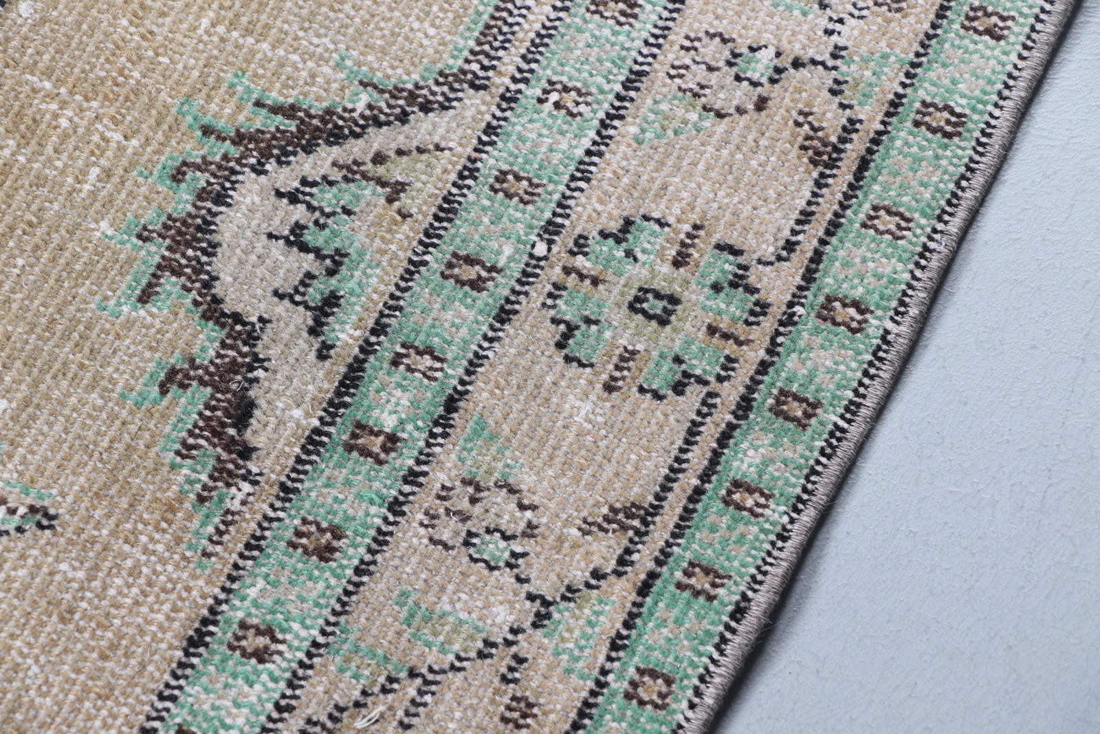 5,6×8,9 ft Vintage Rug, Large Turkish Rug, Green Bordered Rug