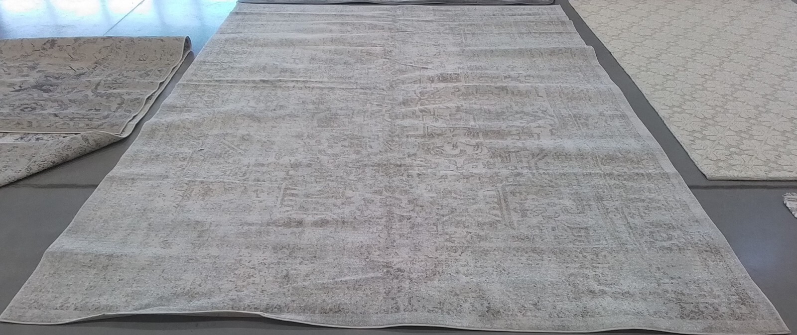 IVORY / TAUPE 9′-0″ x 12′-0″ Flaw in Rug, Reduced Price 1172770042 EVK256E-9