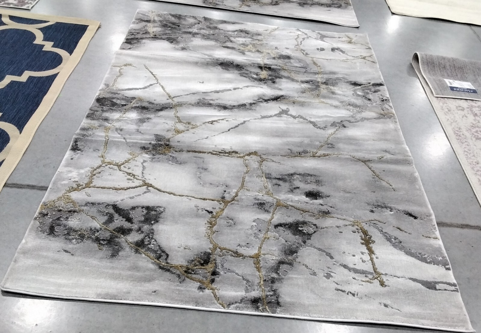 GREY / GOLD 5′-3″ X 7′-6″ Back Stain Rug, Reduced Price 1172749933 CFT877F-5