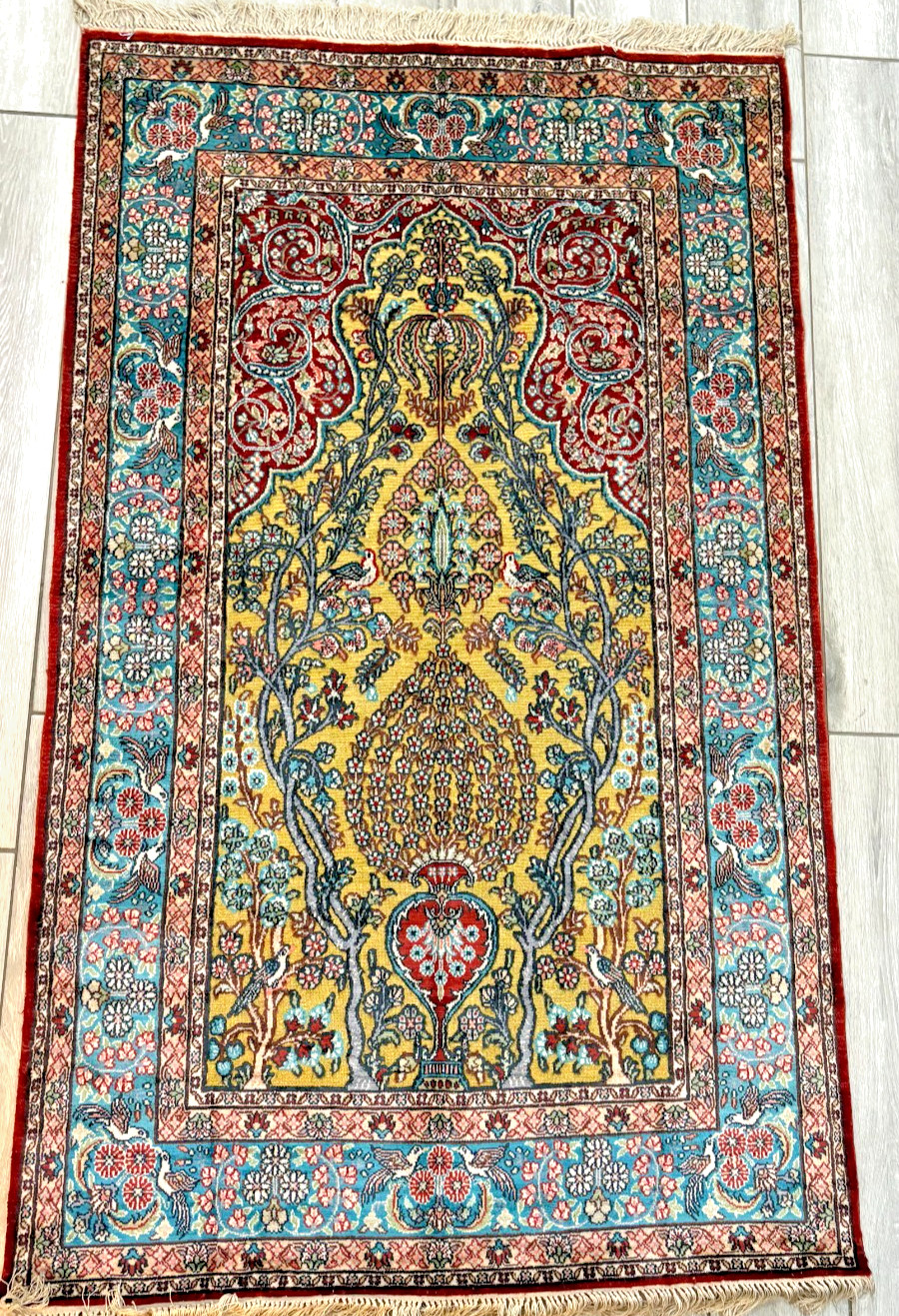 Hand-Knotted 100% Silk Area Rug 151 × 92 cm Persìan style Floral Medallion-Tree