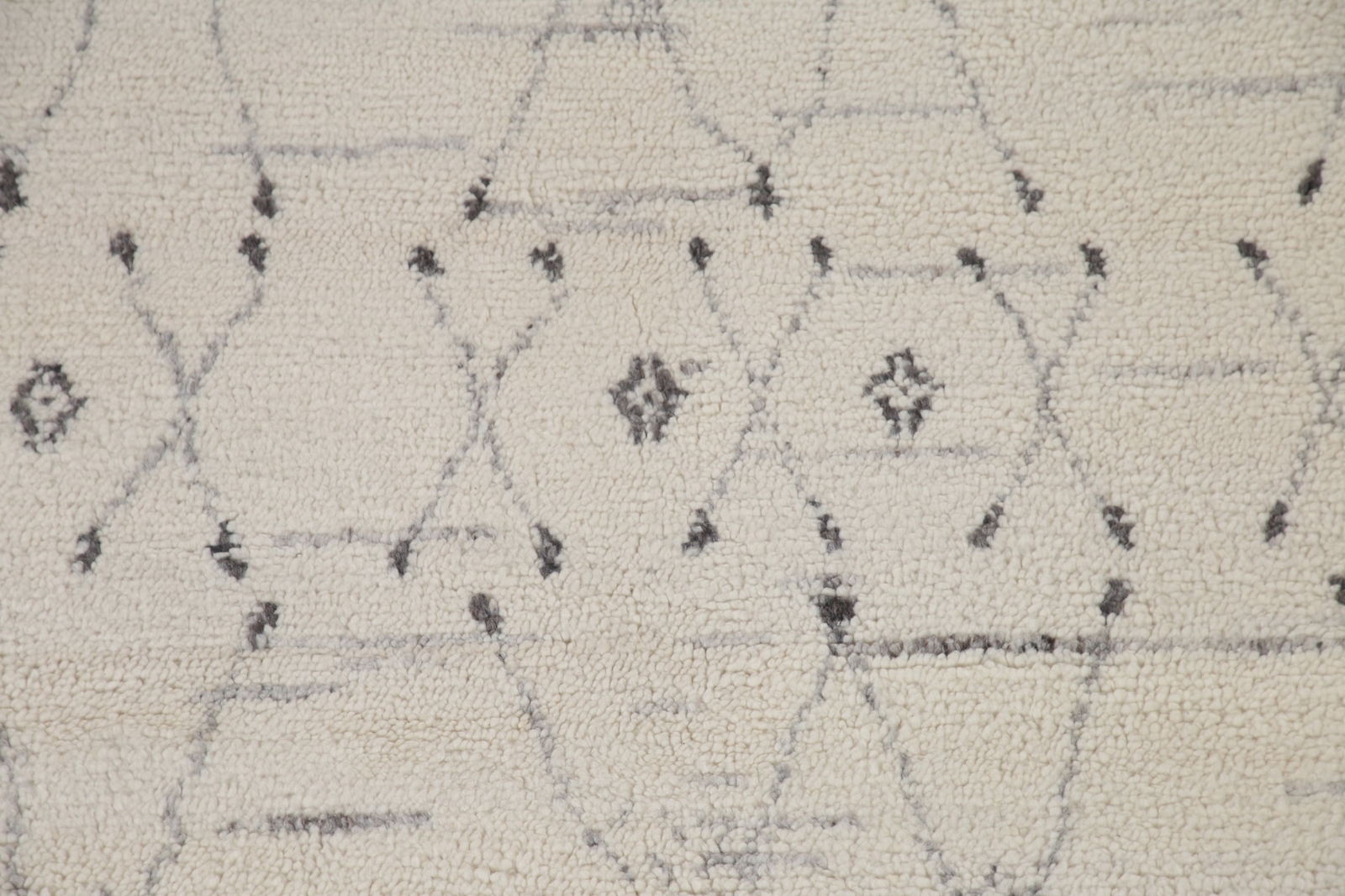 Handwoven Luxury Hand-Knotted Moroccan Indian Area Rugs for Any Space 5×8 ft