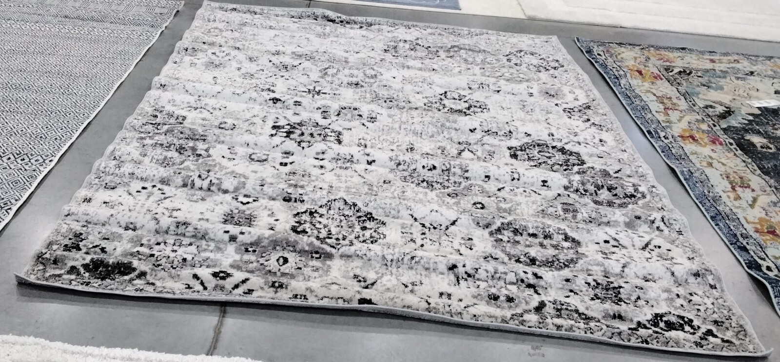 SILVER / GREY 8′ X 10′ Flaw in Rug, Reduced Price 1172747787 MAD611G-8