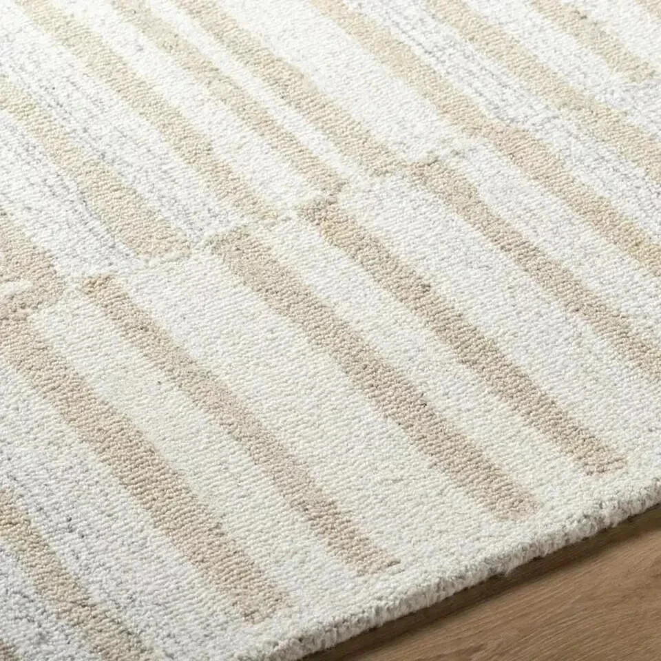 New Modern Irregular Handmade Woolen Designer Tufted Rug for Living Room Rug.