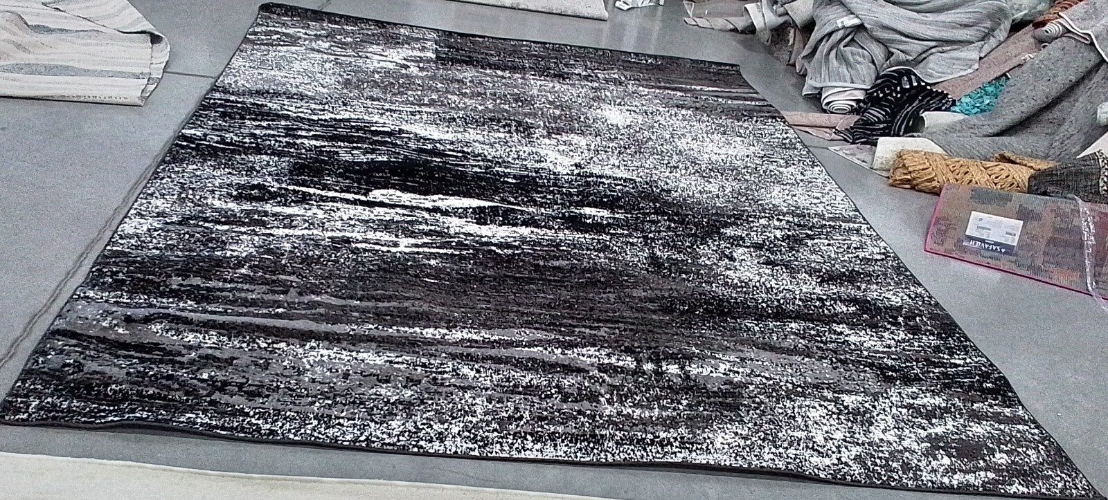SILVER / BLACK 9′-0″ x 12′-0″ Back Stain Rug, Reduced Price 1172761969 ADR112A-9