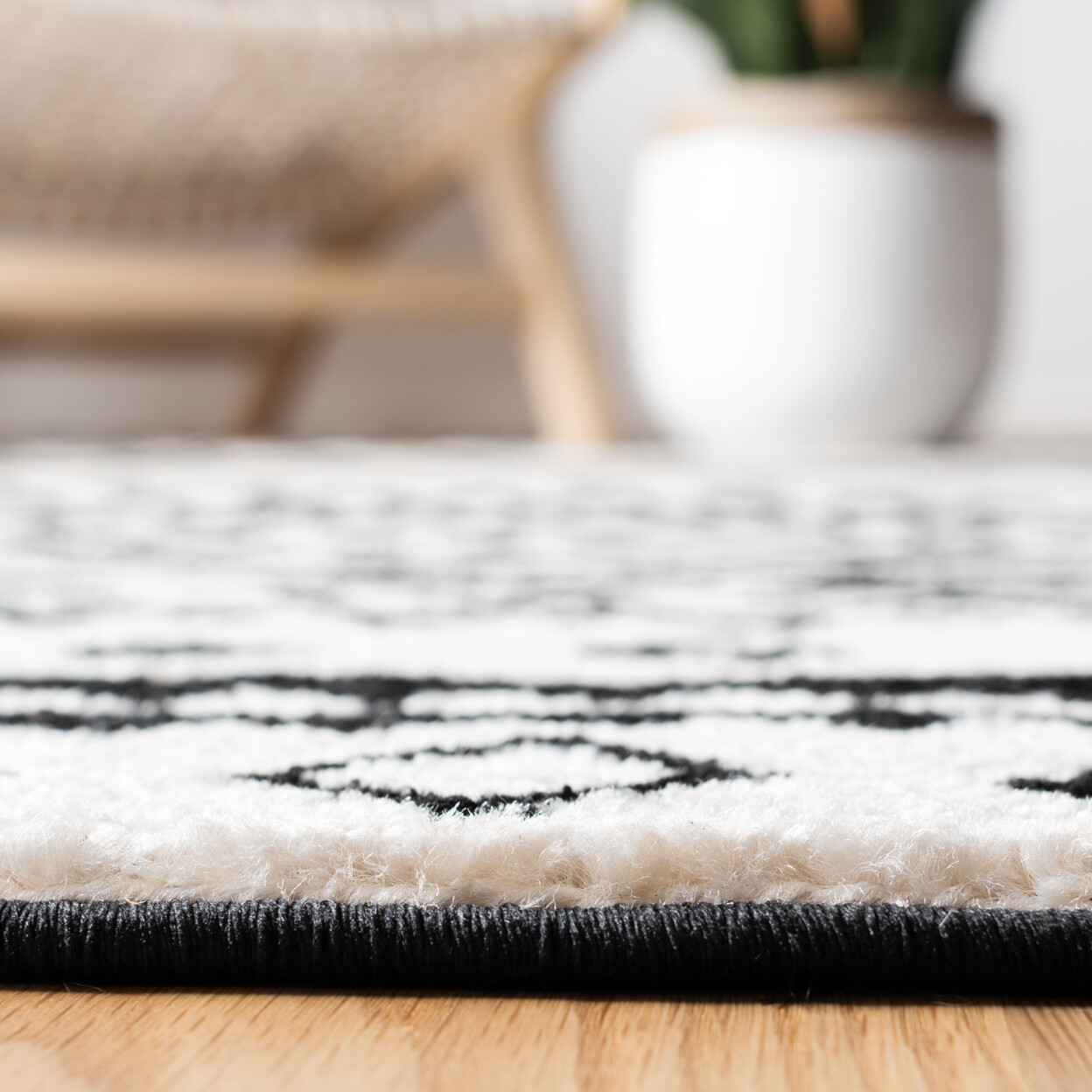 SAFAVIEH Mercer Collection MRE415A Ivory / Charcoal Rug