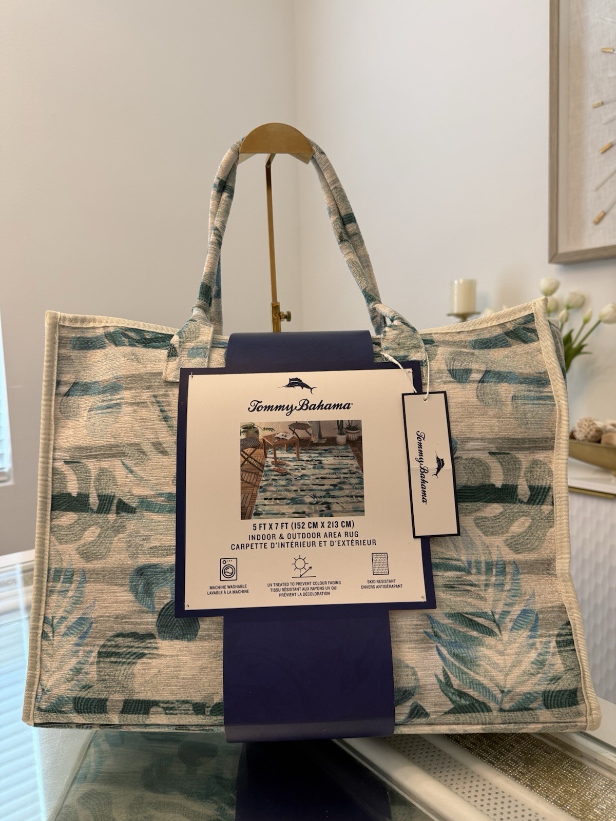 Tommy Bahama 5 FtX 7 Ft Indoor & Outdoor Area Rug With Bonus Fashion Tote NWT