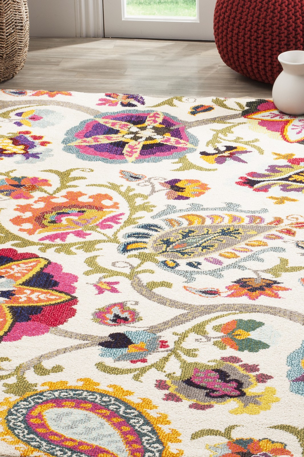 Safavieh Classic Texture Ivory / Multi Vintage Area Rug MNC229A
