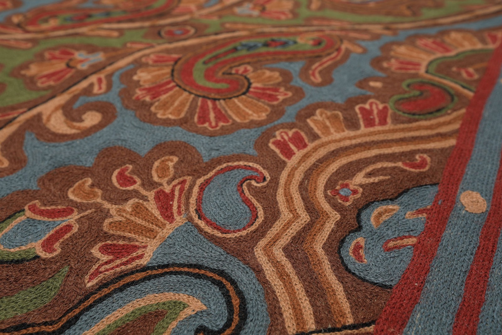 5’9”x8’6” Hand Woven Wool Green, Aqua Chainstitch Needlepoint Traditional Rug