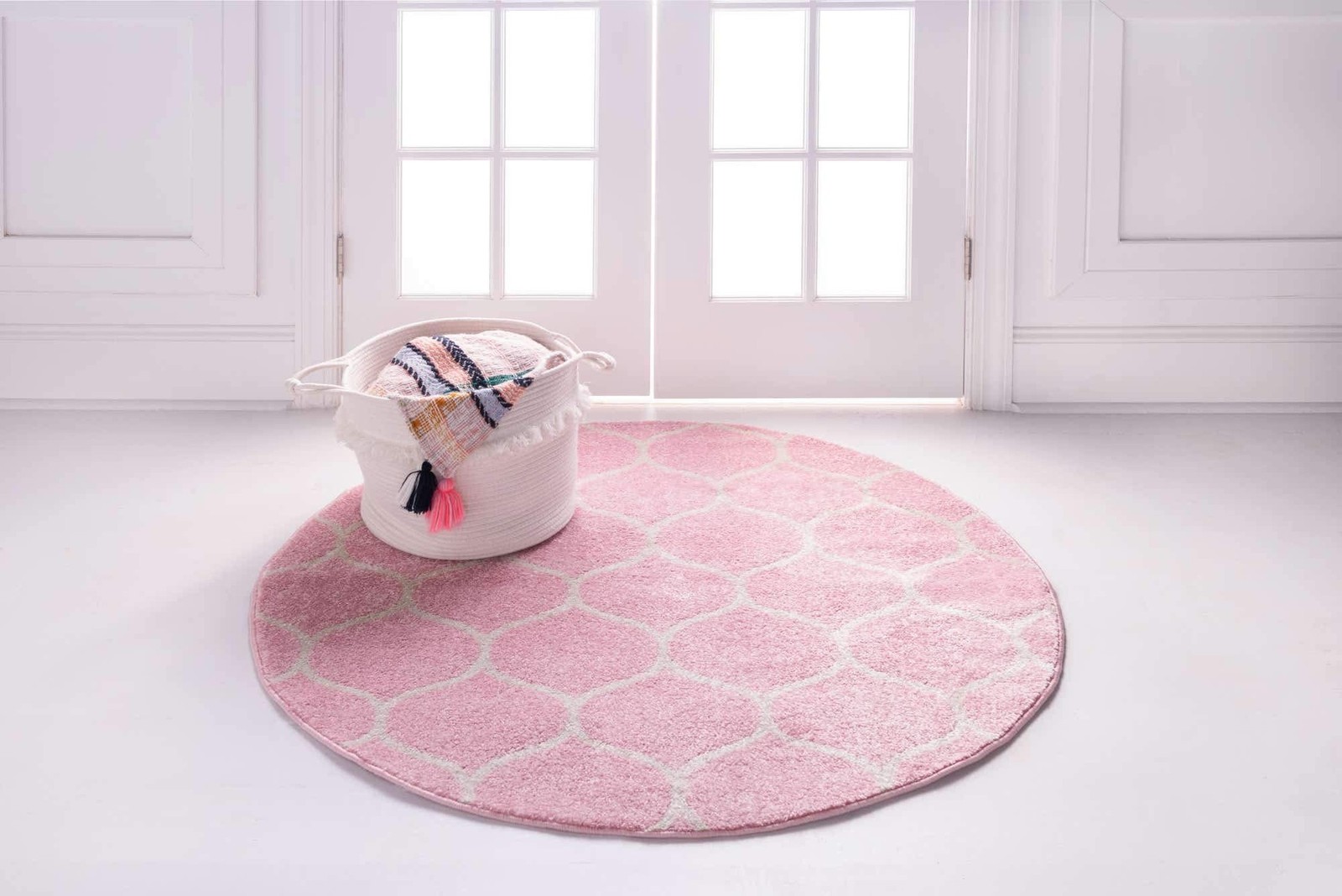 Unique Loom Trellis Frieze Collection Area Rug – Rounded (5′ 1″ Round Light P…
