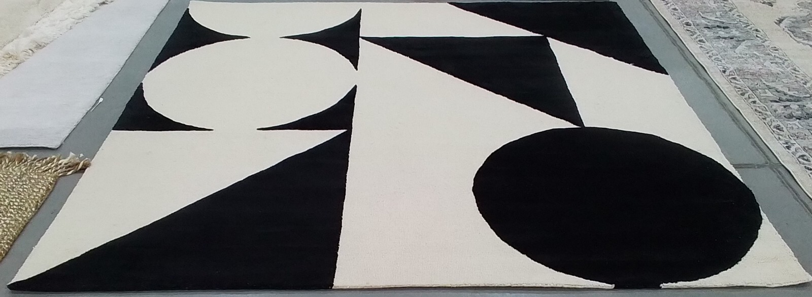 IVORY / BLACK 8′ X 8′ SQ Back Stain Rug, Reduced Price 1172763368 RD857A-8SQ