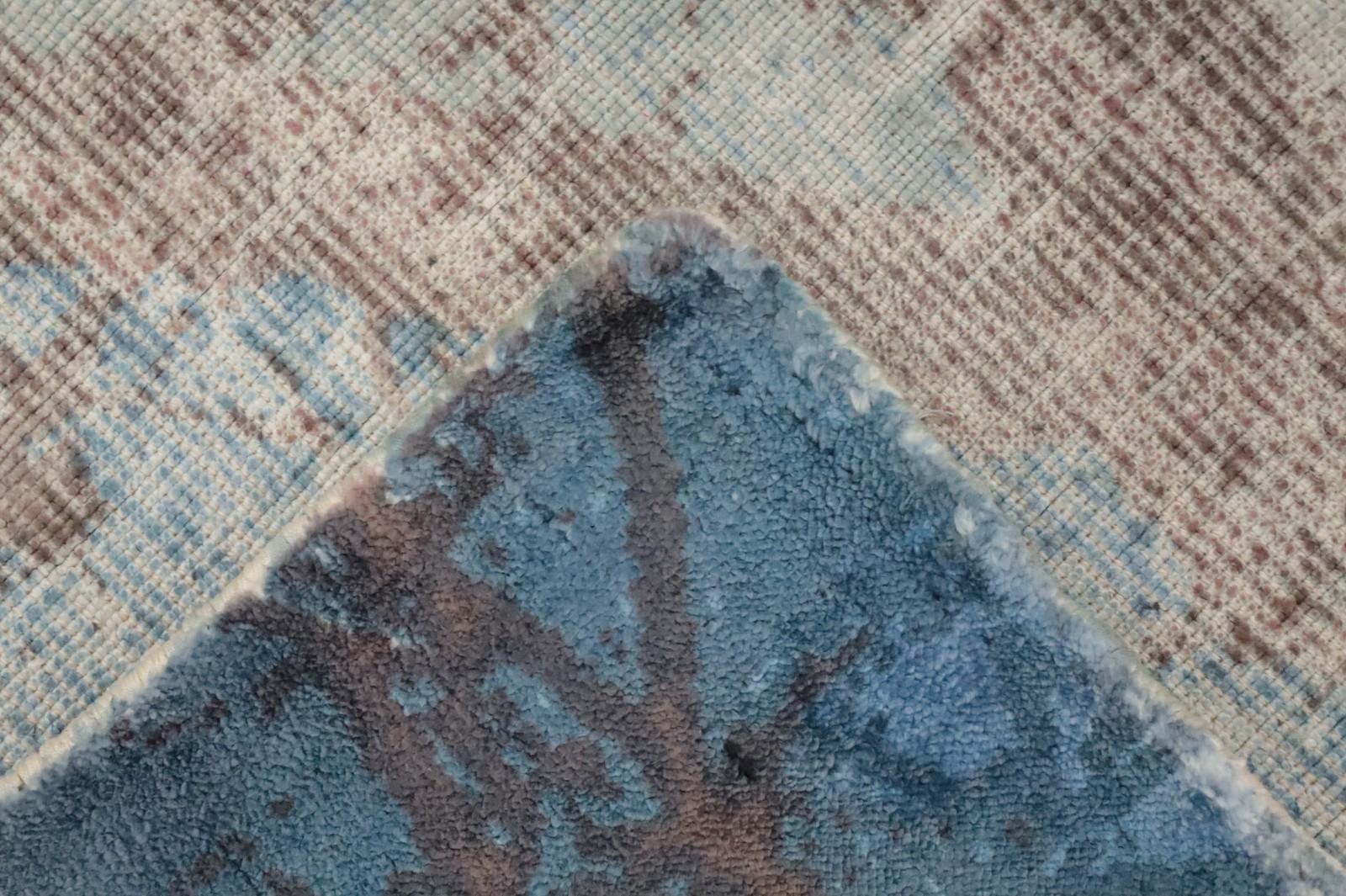 Elegant Tree Silhouette hand-knotted Room Size Area Rug 6×8 with Soft Blue Charm