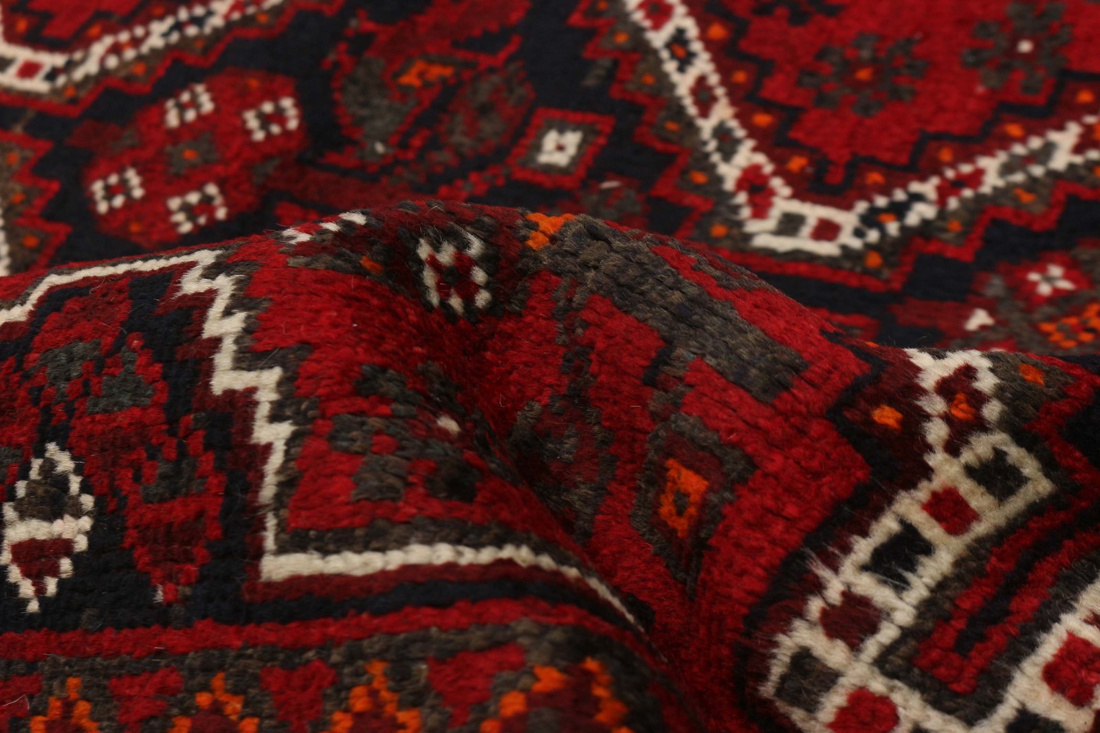 Vintage 3’7″ x 5’4″ Traditional Hand Knotted Vegetable Dye Wool Area Rug