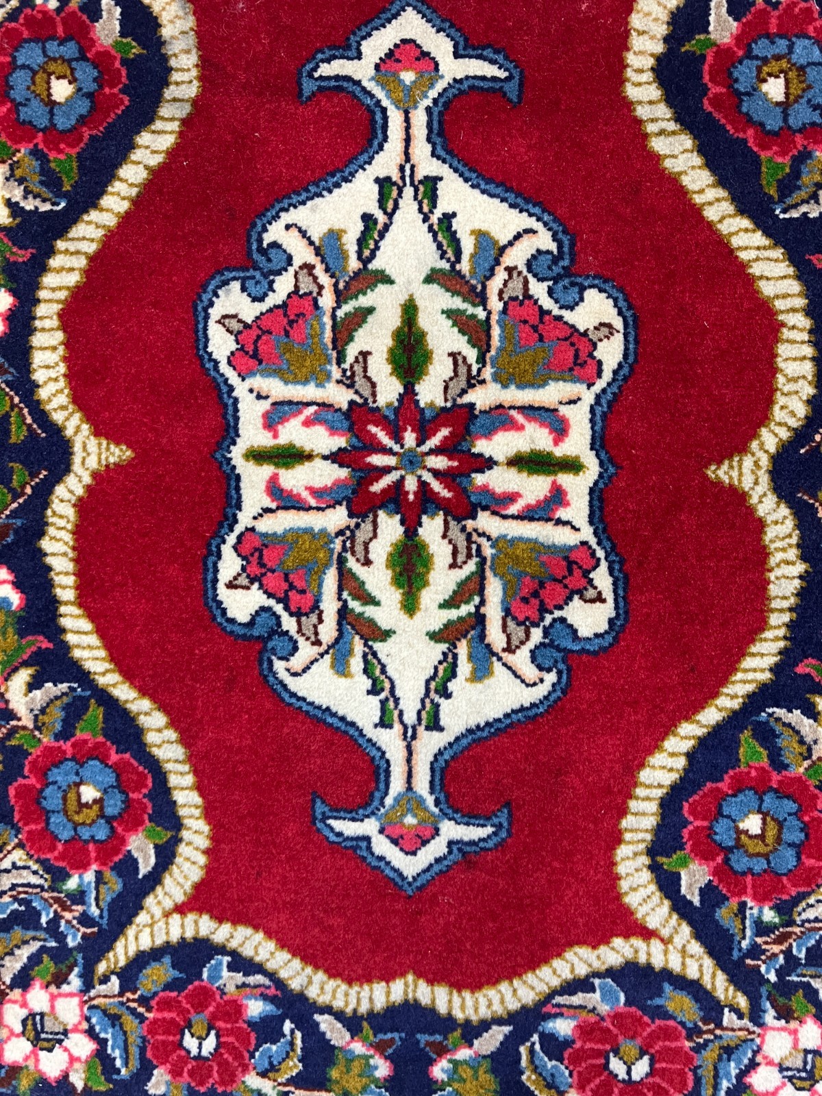 2’4″ x 3′ Turkish Oriental Rug – Hand Made – 100% Wool