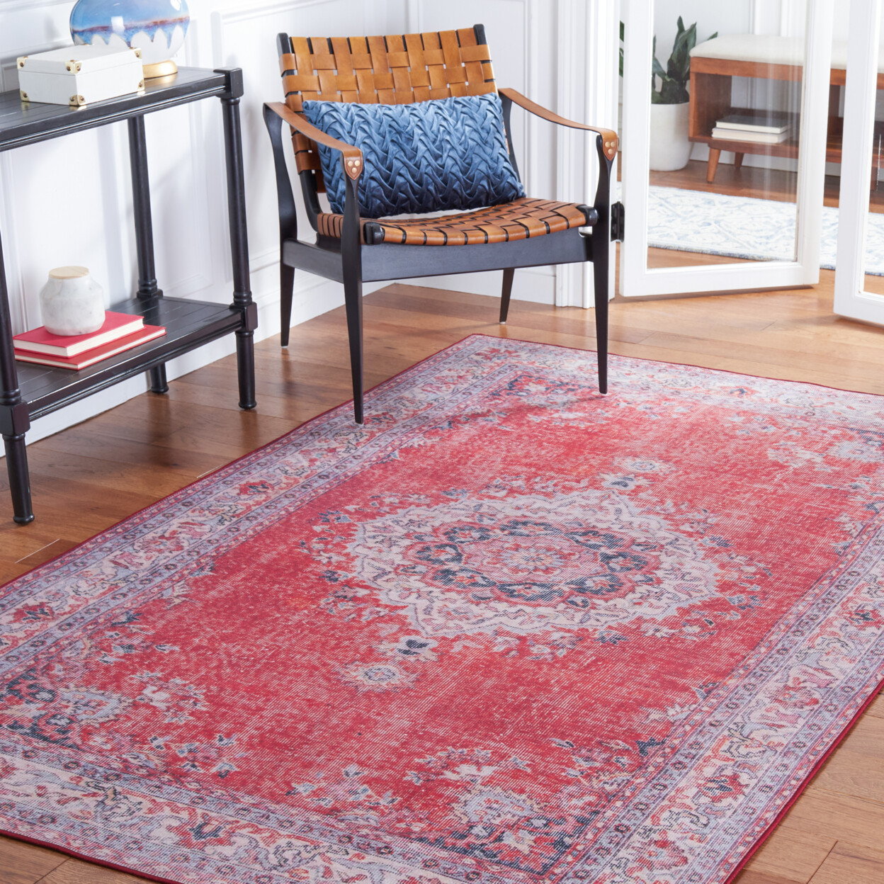 SAFAVIEH Tucson Collection TSN140Q Red / Beige Rug