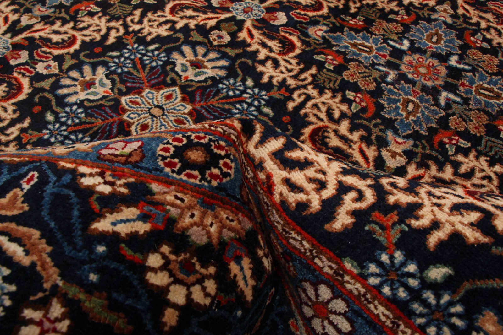 Vintage 6’9″ x 9’10” Traditional Hand Knotted Vegetable Dye Wool Area Rug