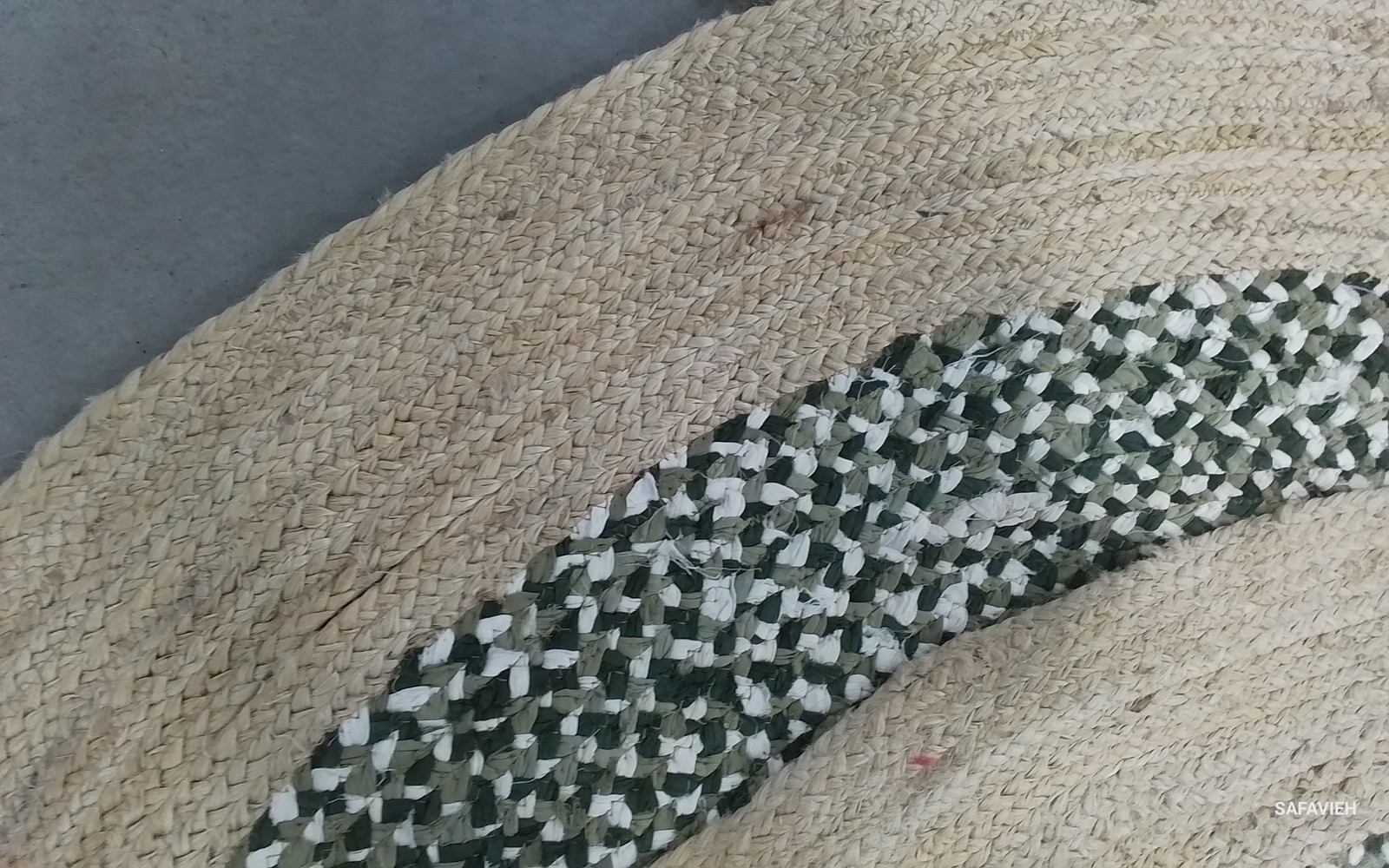 GREEN / NATURAL 5′-0″ x 5′-0″ Flaw in Rug, Reduced Price 1172804380 CAP210Y-5R