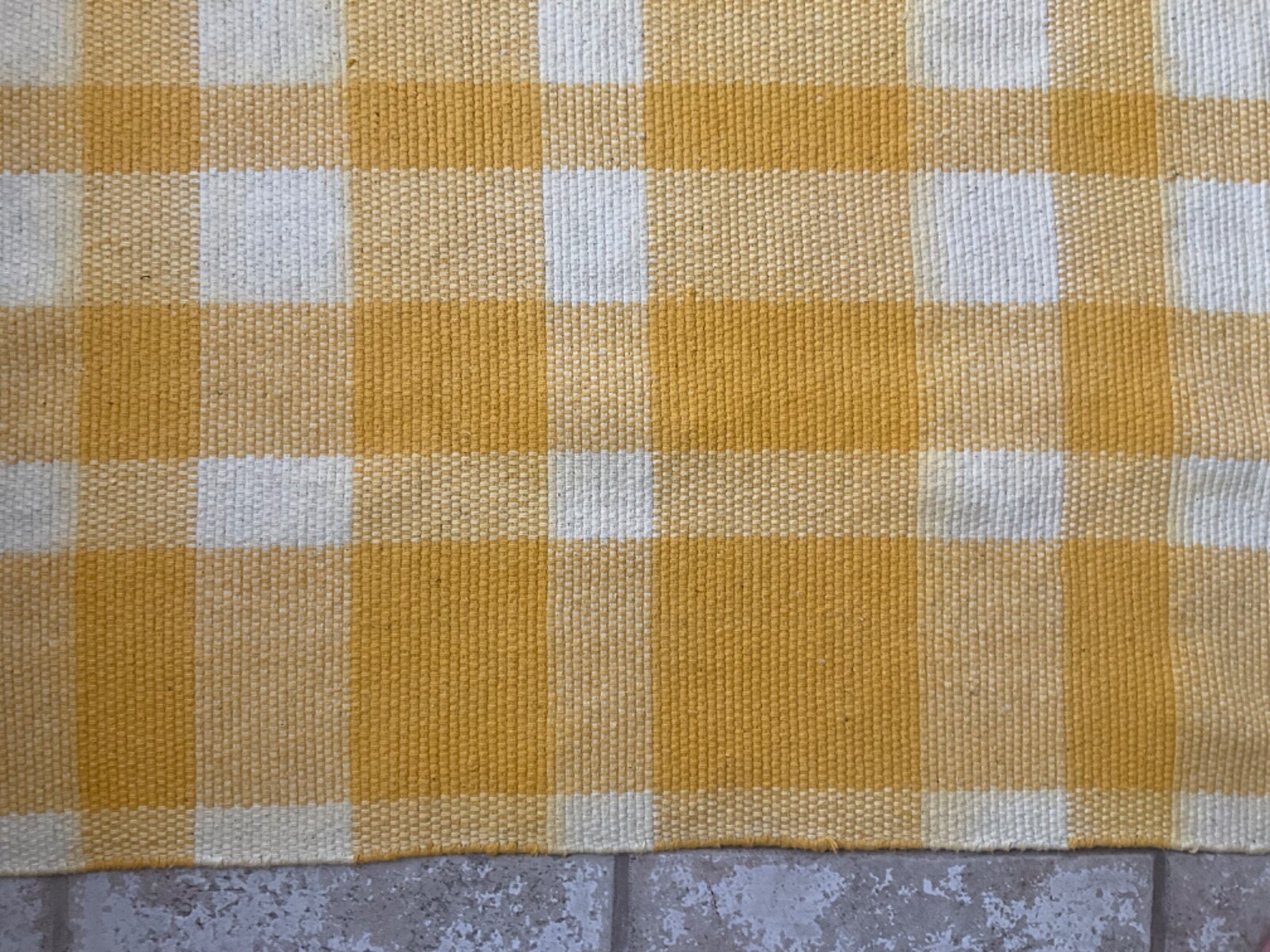 Land of Nod 4′ x 6′ yellow 100% cotton woven rug, no rips, clean LITTLE USED