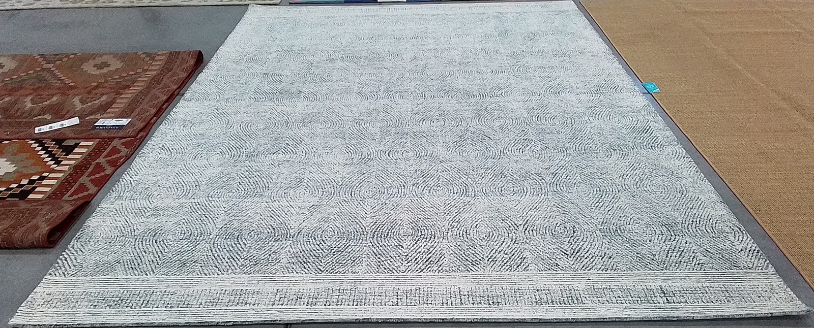 IVORY / BLUE 9′-0″ x 12′-0″ Flaw in Rug, Reduced Price 1172798690 ABT340M-9