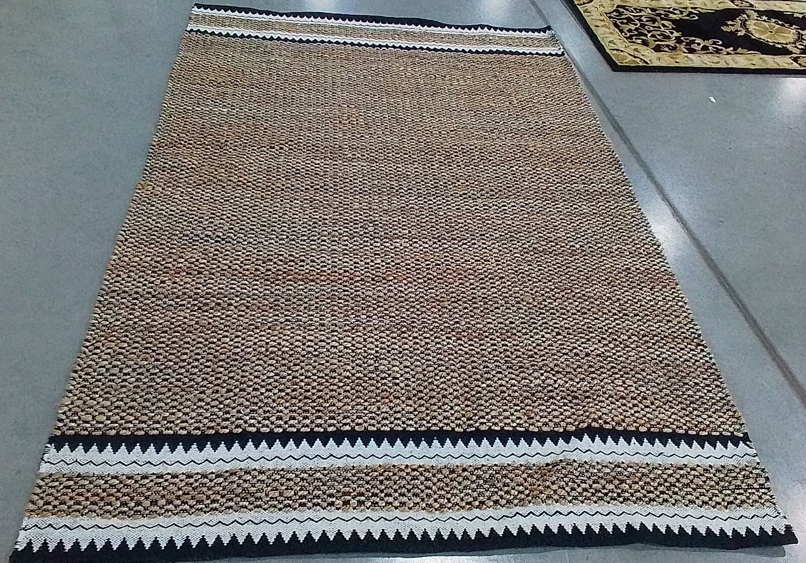 NATURAL / BLACK 5′-0″ x 8′-0″ Back Stain Rug, Reduced Price 1172765743 NF874B-5