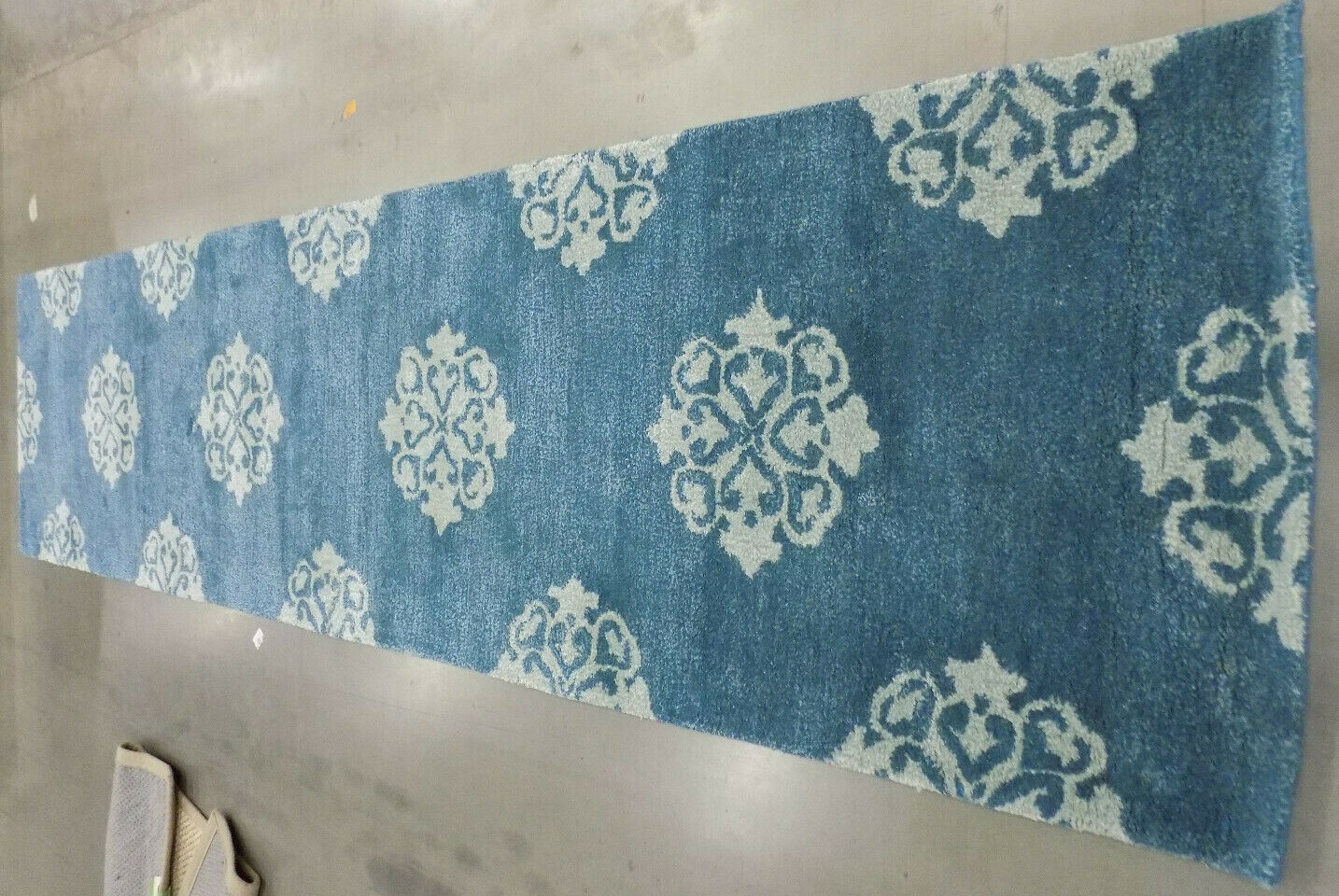 BLUE 2′-6″ X 10′ Damaged Rug Reduced Price 1172564605 SOH424B-210
