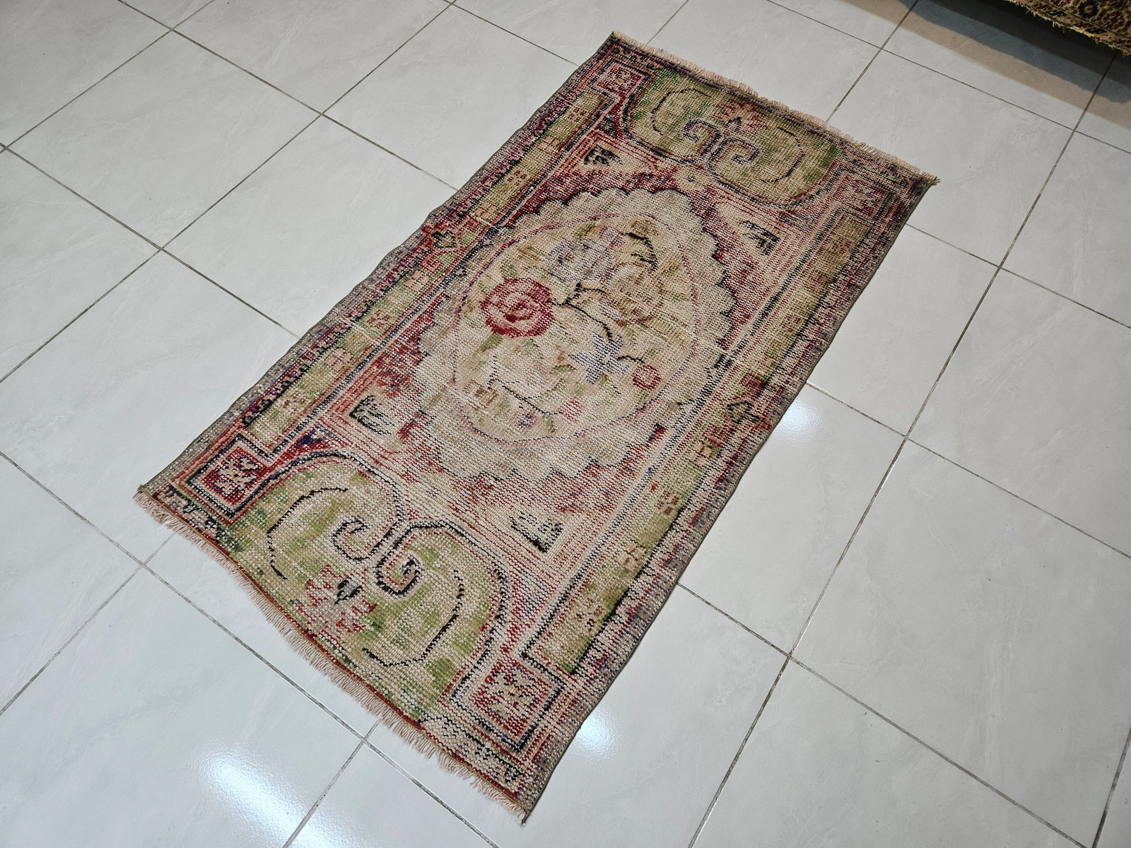 Handmade Wool Turkish Rug 2.6 x 4.8 ft, Green Bohemian Accent